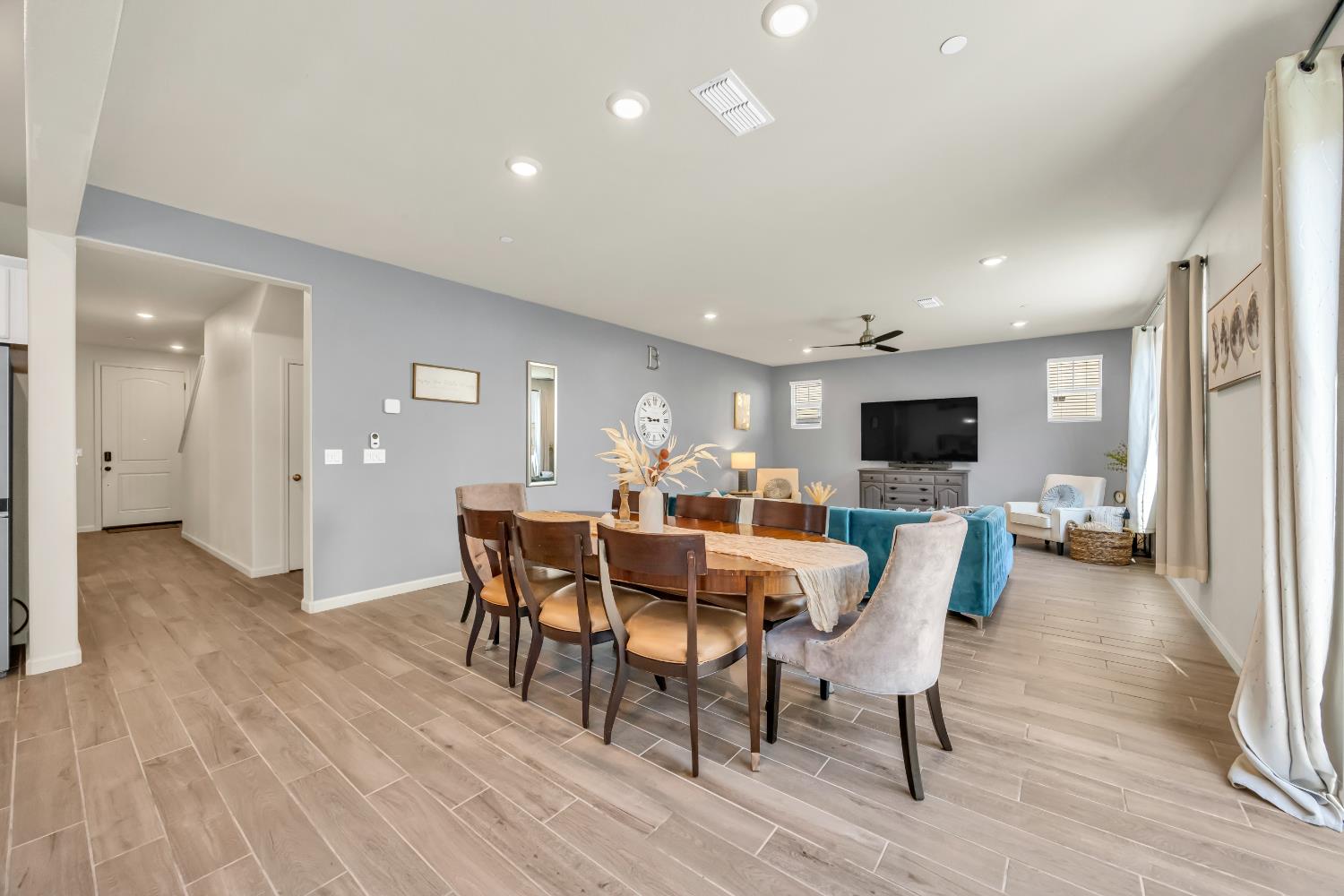 Detail Gallery Image 6 of 35 For 1427 Sanders St, Lincoln,  CA 95648 - 4 Beds | 3 Baths