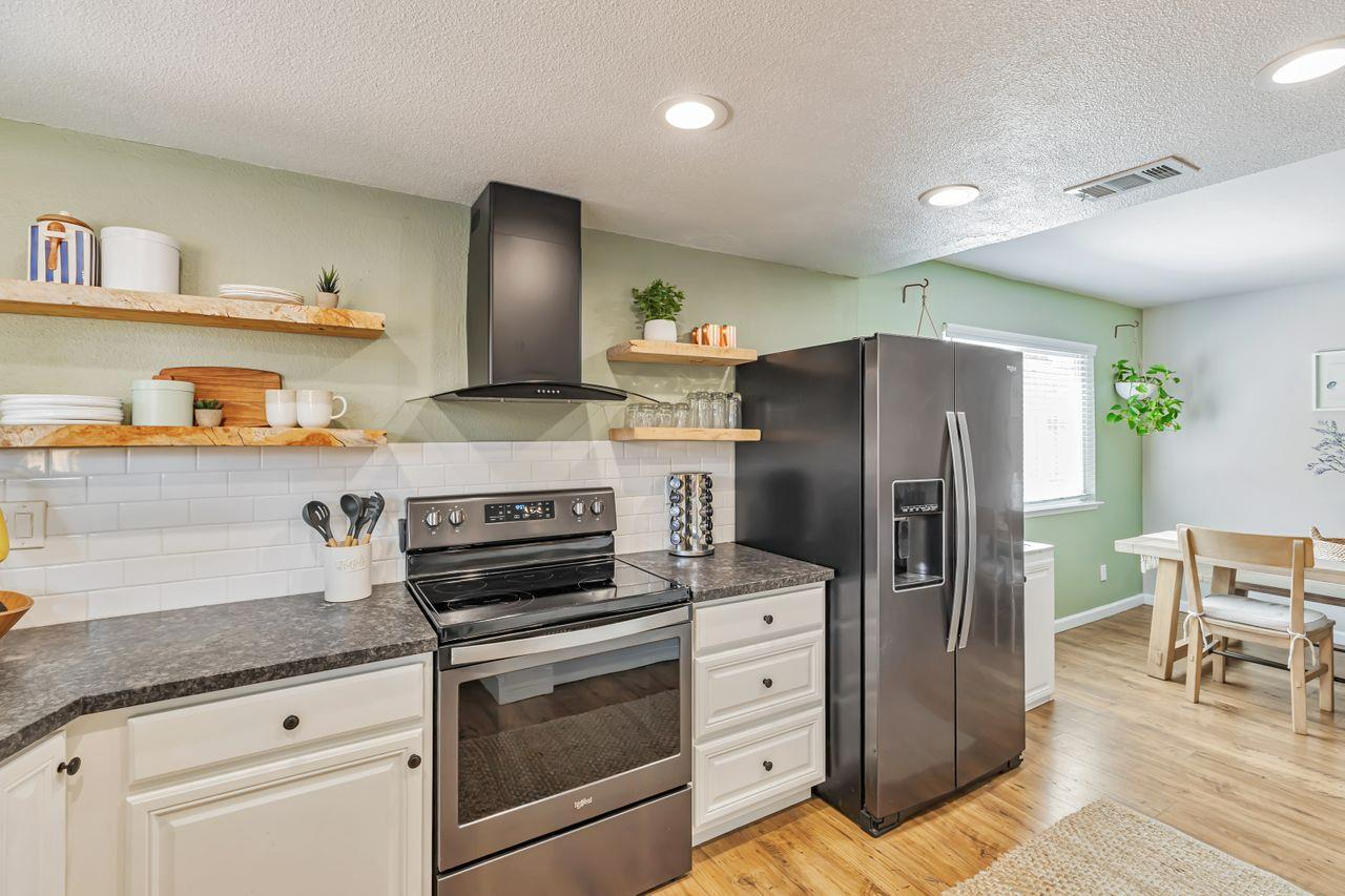 Detail Gallery Image 12 of 39 For 7440 Mar Vista Way, Citrus Heights,  CA 95621 - 3 Beds | 2 Baths