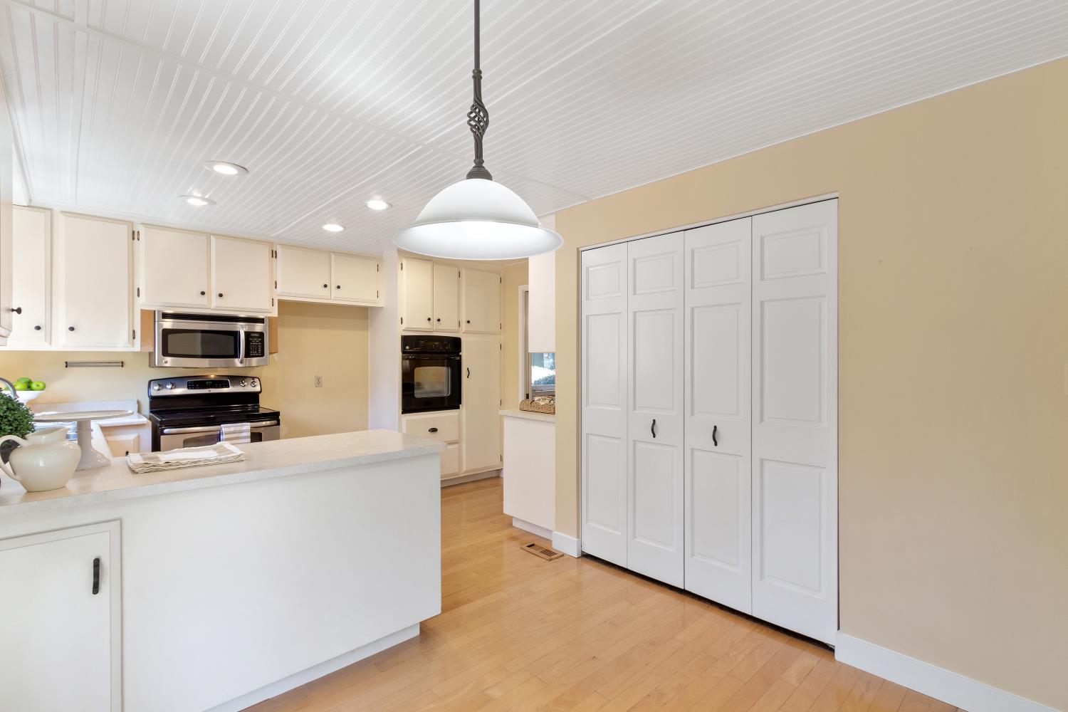 Detail Gallery Image 18 of 48 For 815 Commons Dr, Sacramento,  CA 95825 - 2 Beds | 2 Baths