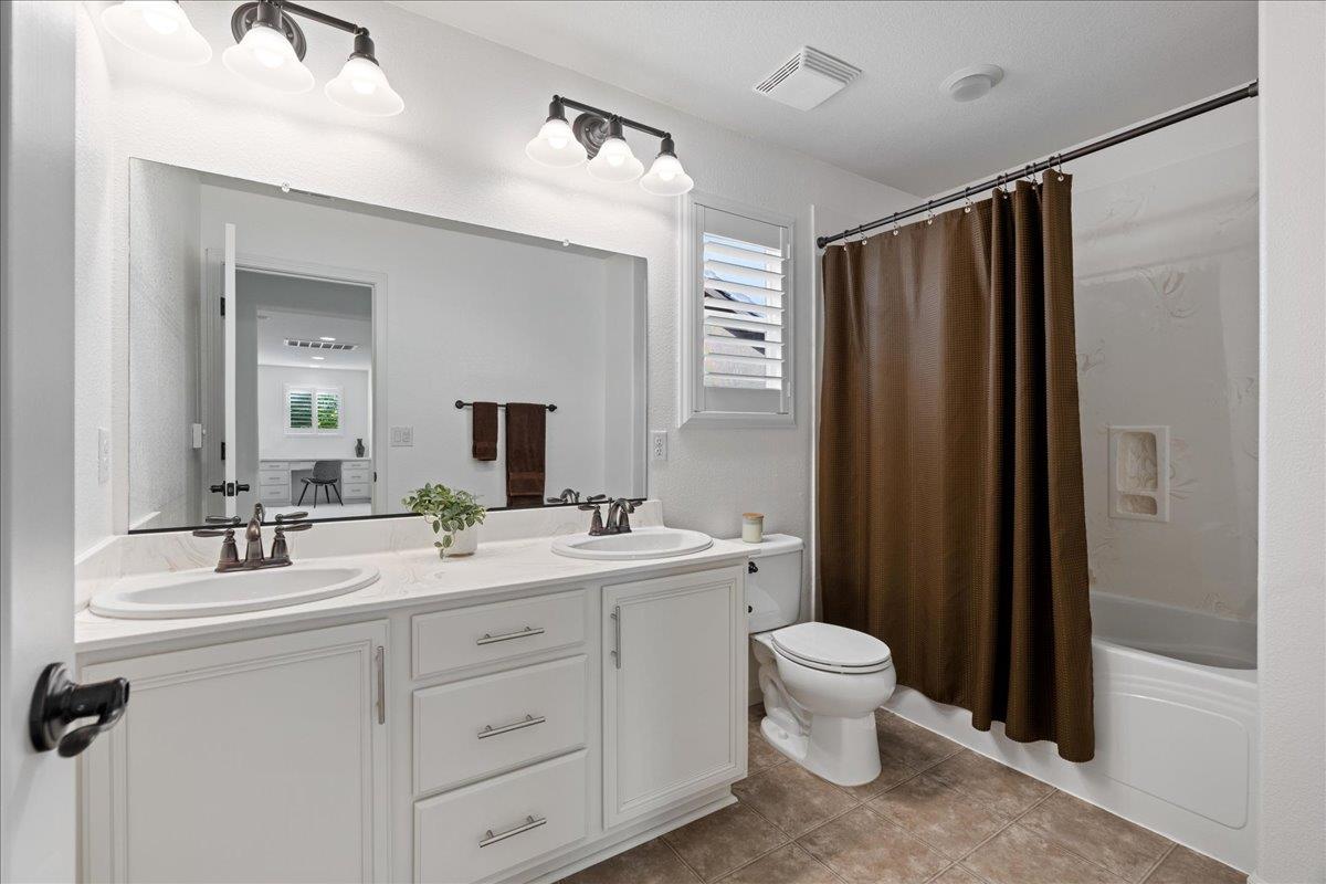 Detail Gallery Image 30 of 40 For 4065 Shorthorn Way, Roseville,  CA 95747 - 4 Beds | 3/1 Baths