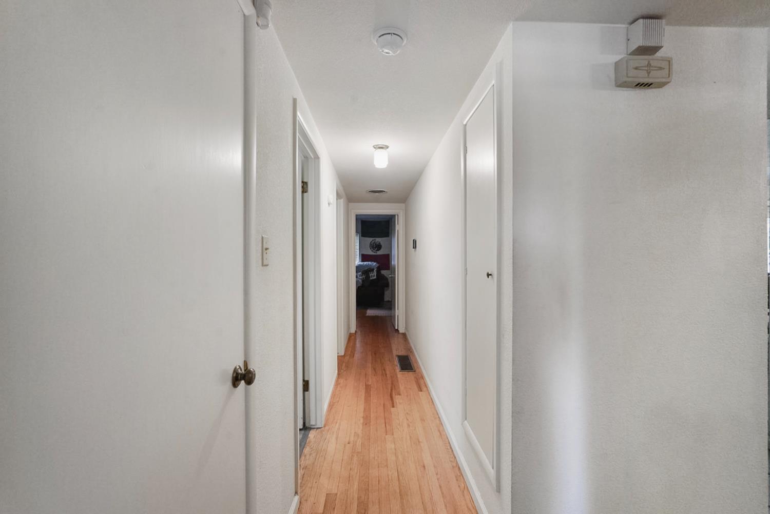 Detail Gallery Image 6 of 29 For 223 E Yorkshire Dr, Stockton,  CA 95207 - 3 Beds | 2 Baths