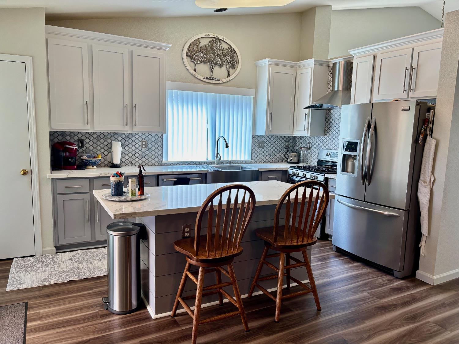 Detail Gallery Image 5 of 23 For 8949 Four Seasons Dr, Elk Grove,  CA 95624 - 4 Beds | 2 Baths