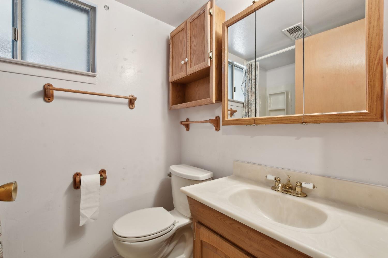 Detail Gallery Image 25 of 31 For 2408 El Lujo Way, Rancho Cordova,  CA 95670 - 3 Beds | 2 Baths