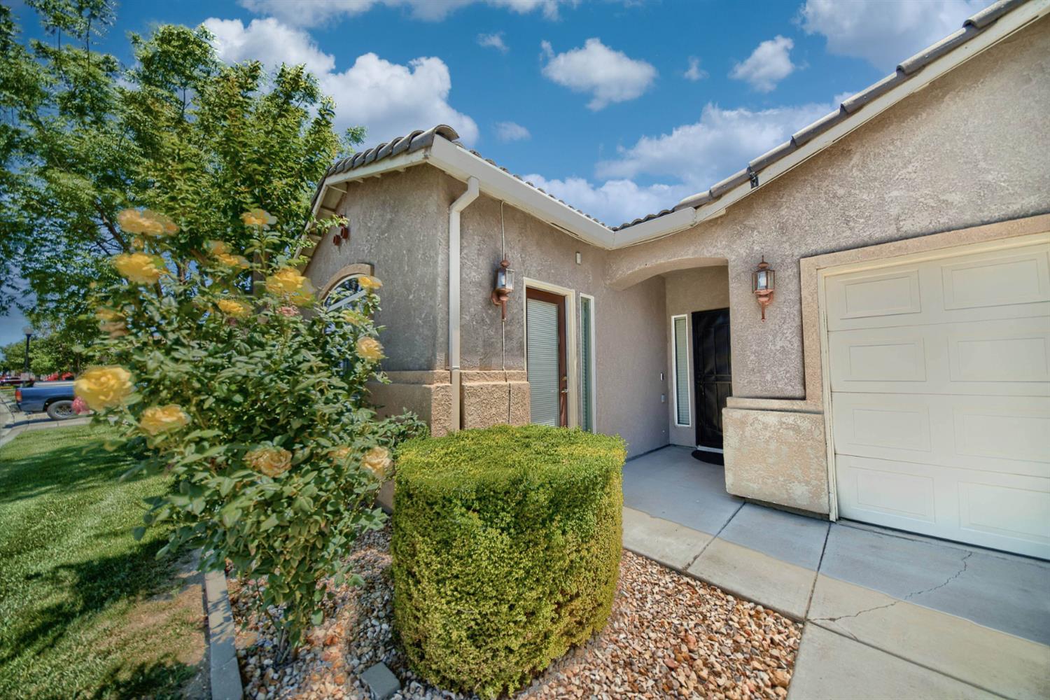 Detail Gallery Image 3 of 98 For 2994 La Vina Cir, Los Banos,  CA 93635 - 3 Beds | 2 Baths