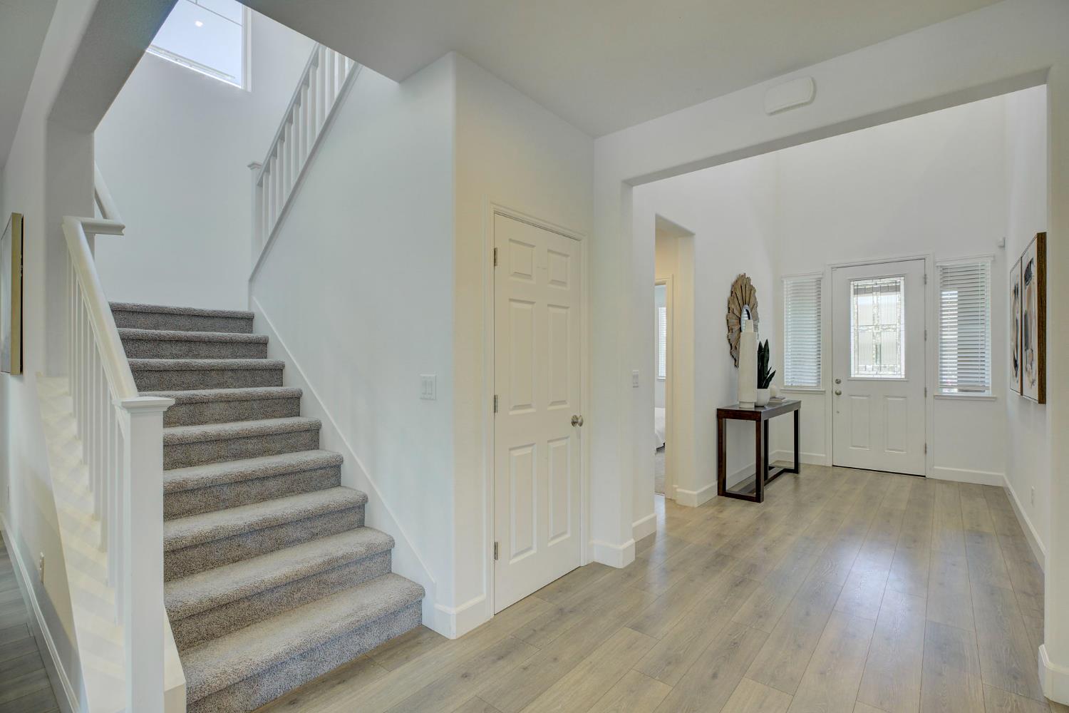 Detail Gallery Image 14 of 50 For 1216 Fence Post Way, Roseville,  CA 95747 - 4 Beds | 4 Baths