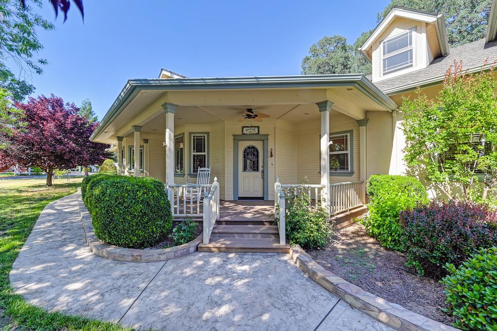 Detail Gallery Image 1 of 35 For 3443 Barker Rd, Loomis,  CA 95650 - 3 Beds | 2/1 Baths