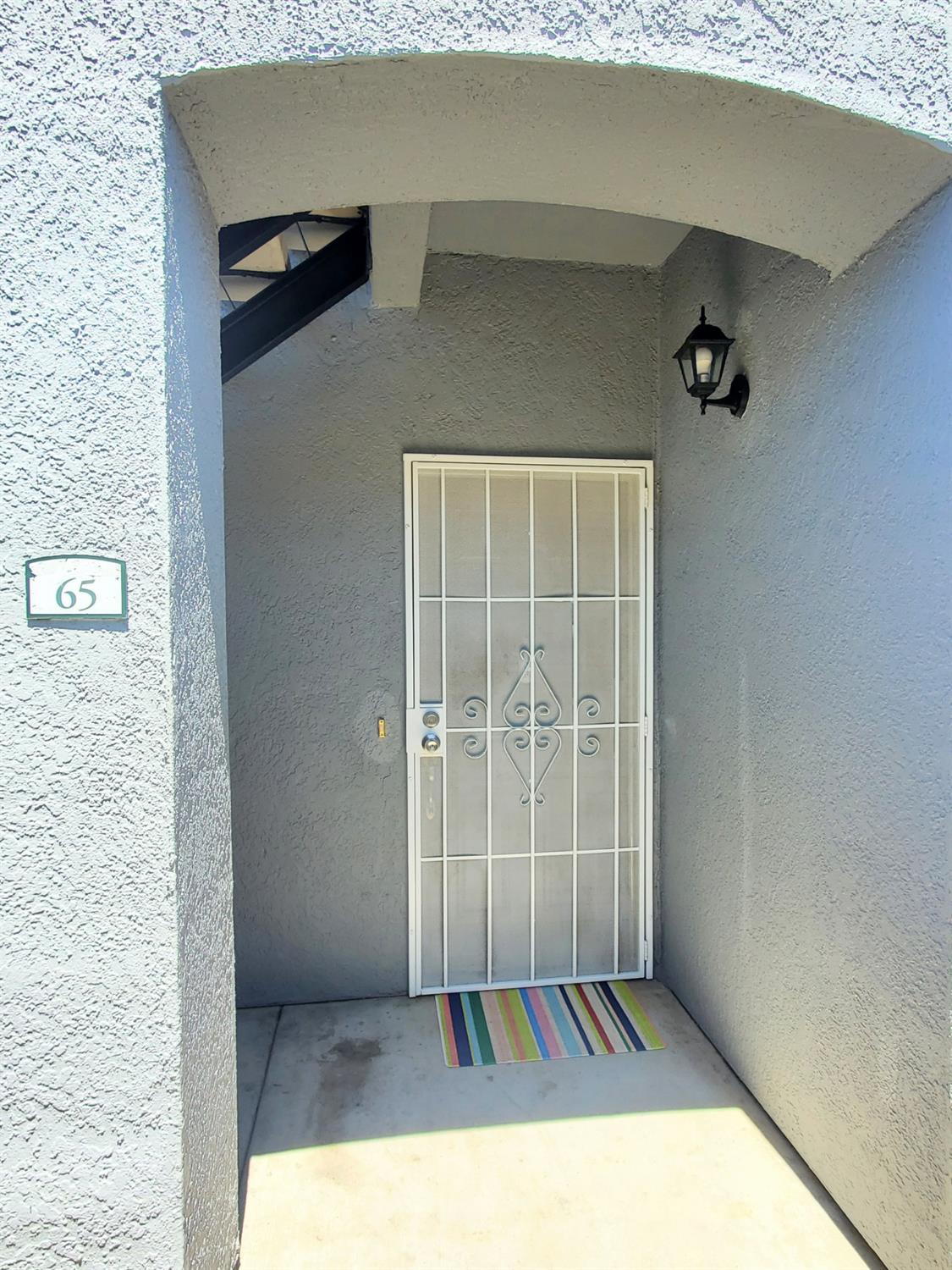 Detail Gallery Image 1 of 13 For 5201 Laguna Oaks Dr #65,  Elk Grove,  CA 95758 - 2 Beds | 2 Baths