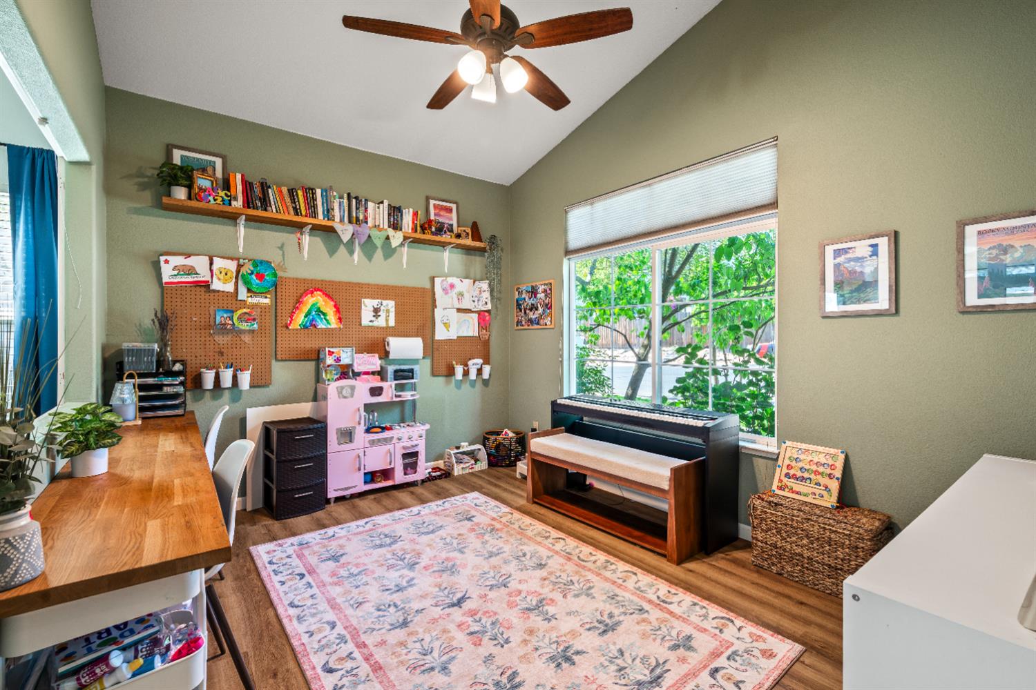 Detail Gallery Image 10 of 31 For 5004 Birchwood Ct, Rocklin,  CA 95677 - 3 Beds | 2 Baths