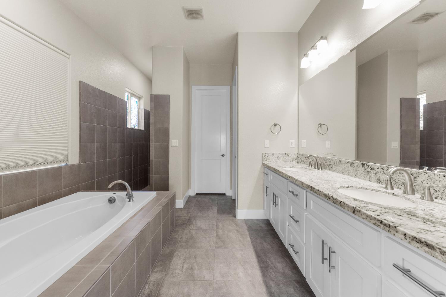Detail Gallery Image 30 of 54 For 2001 Salina Way, Roseville,  CA 95747 - 4 Beds | 3 Baths