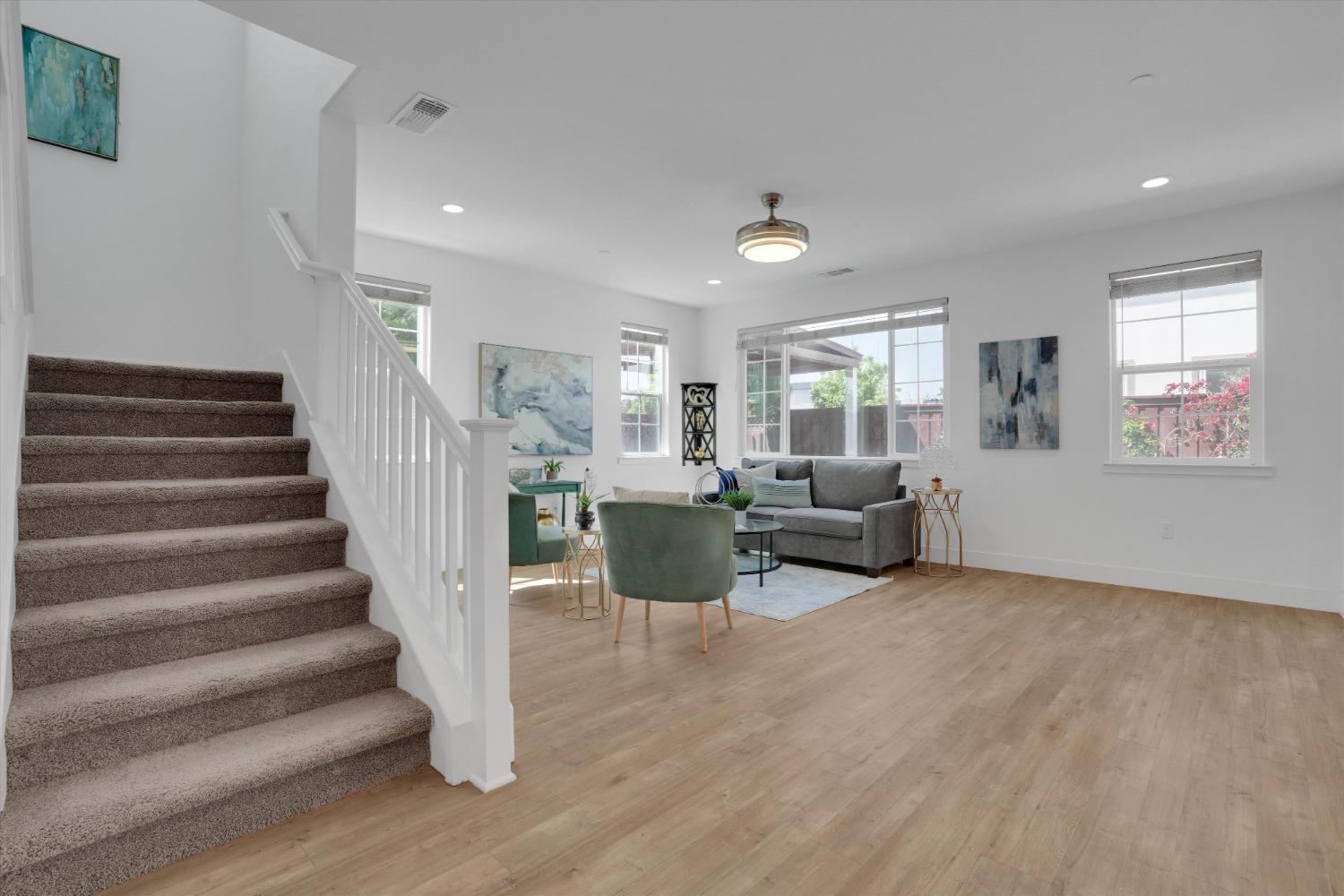Detail Gallery Image 9 of 48 For 1693 S Macias Pl, Mountain House,  CA 95391 - 4 Beds | 3 Baths