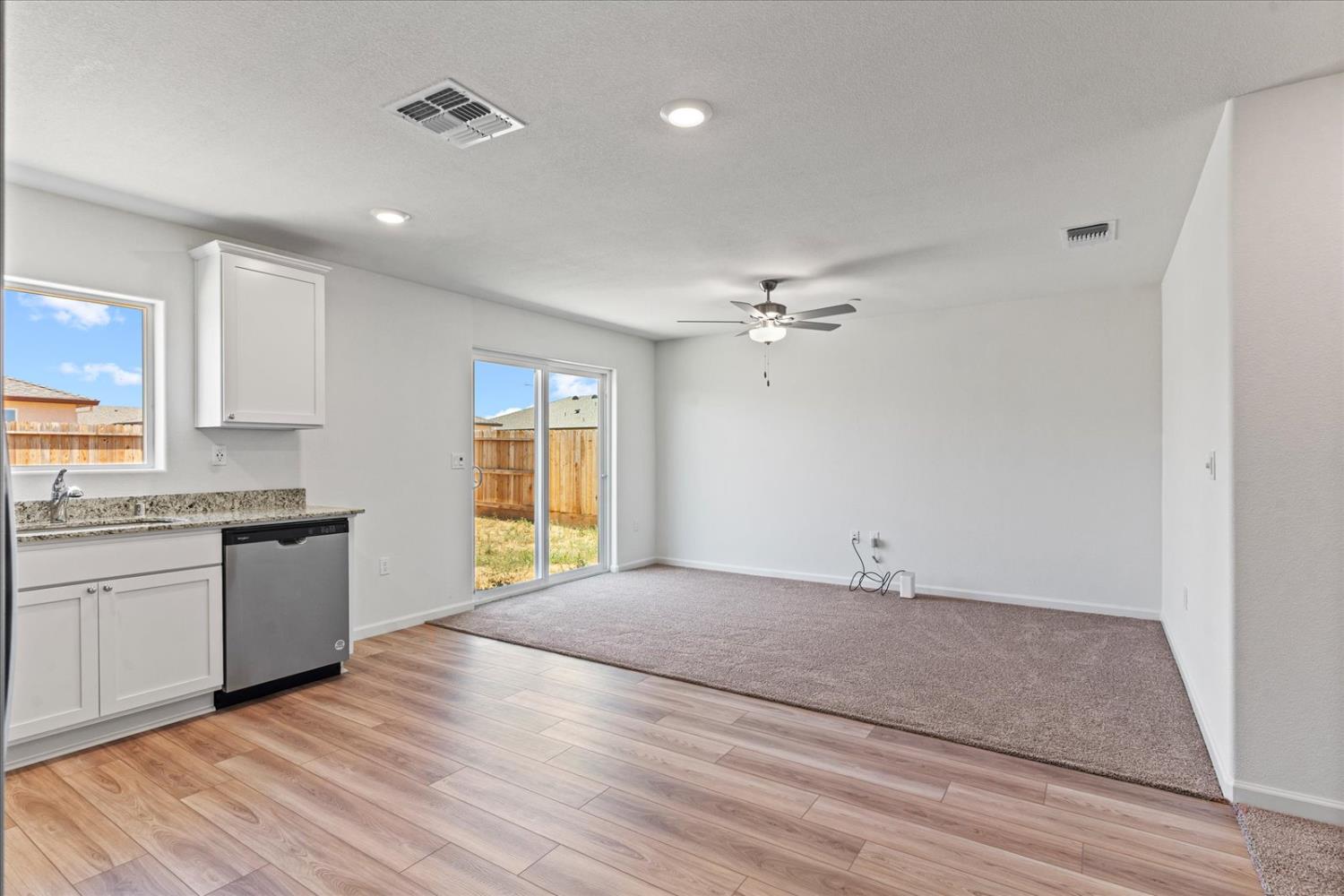 Detail Gallery Image 17 of 35 For 2193 Mickelson Dr, Linda,  CA 95901 - 3 Beds | 2 Baths