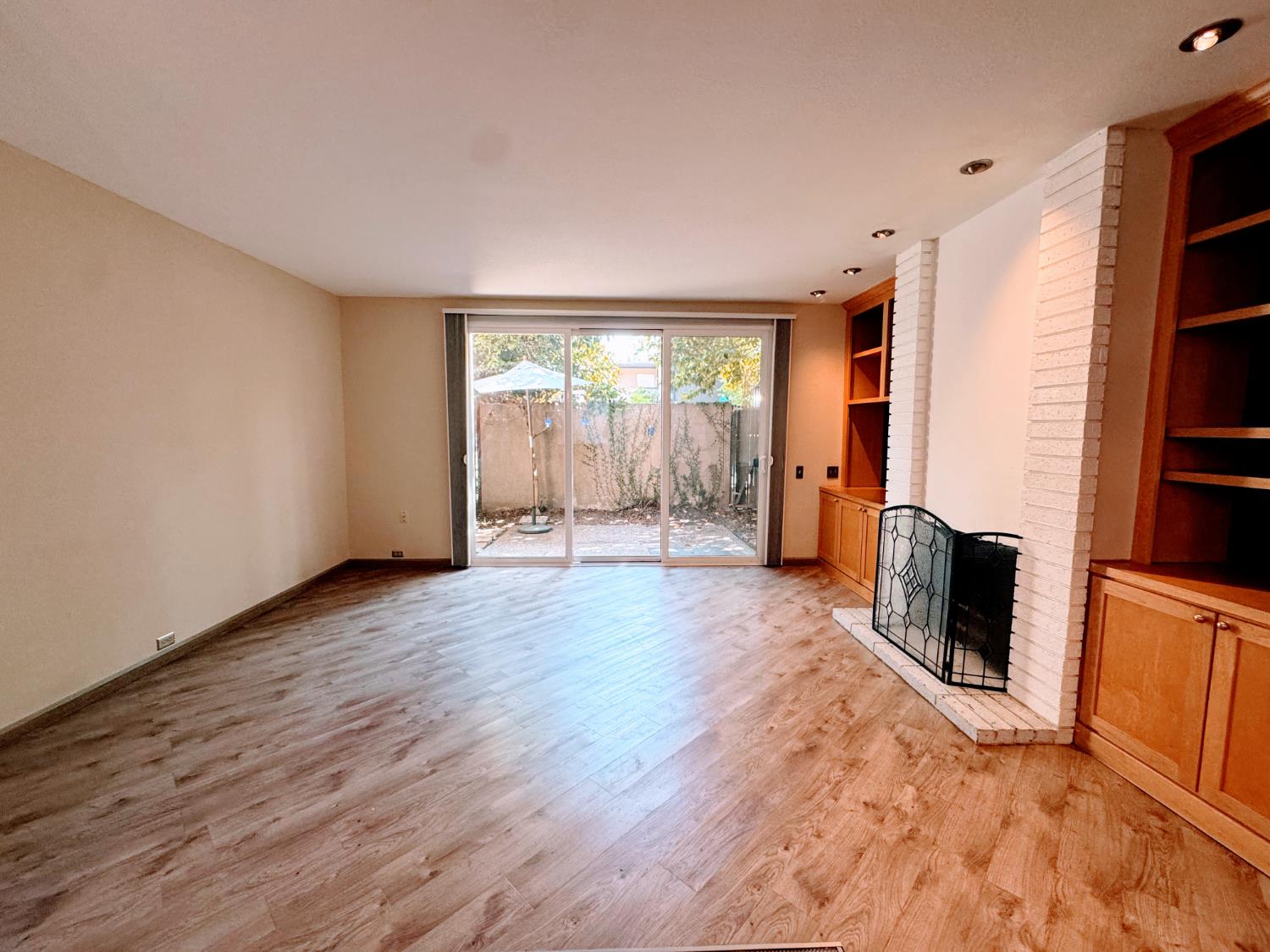 Photo #11: 225066822 Listing: Photo #11
