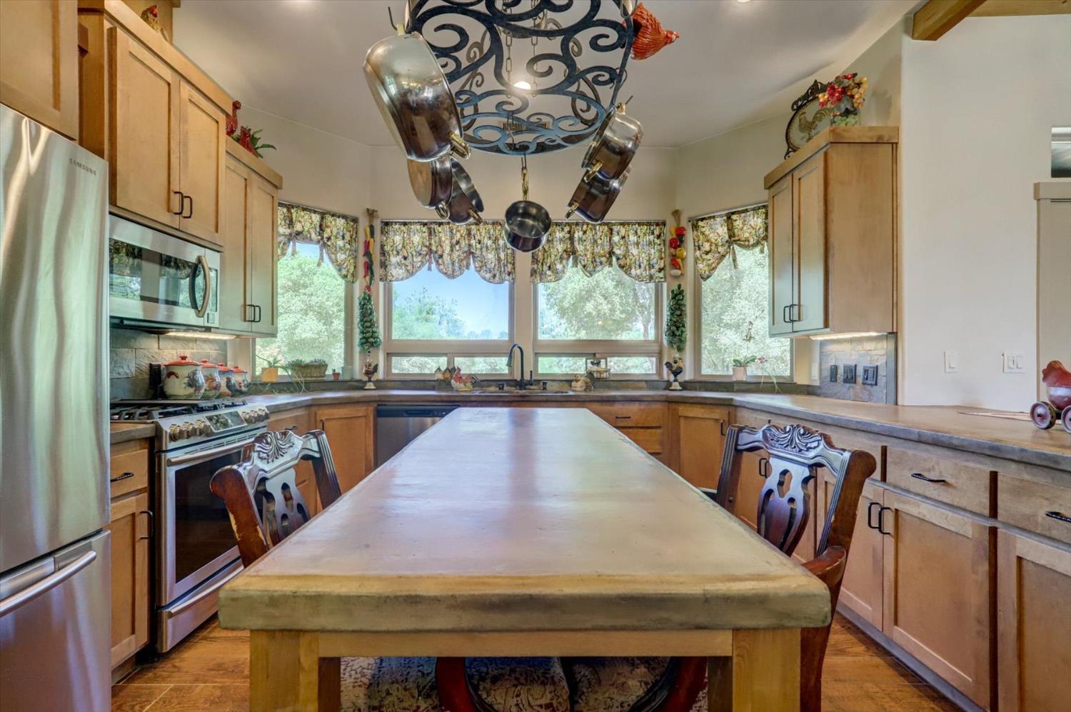Detail Gallery Image 11 of 97 For 17620 Red Ball Cir, Grass Valley,  CA 95949 - 2 Beds | 2 Baths