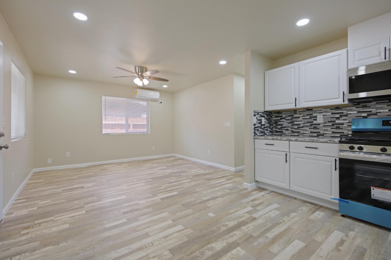 Detail Gallery Image 9 of 46 For 2432 E Willow St a & B,  Stockton,  CA 95205 - 4 Beds | 2 Baths