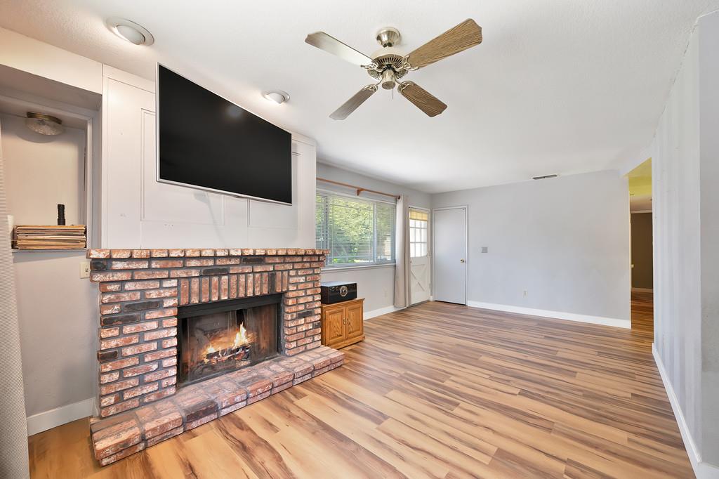 Detail Gallery Image 9 of 34 For 4030 Grover Ct, Carmichael,  CA 95608 - 3 Beds | 2 Baths