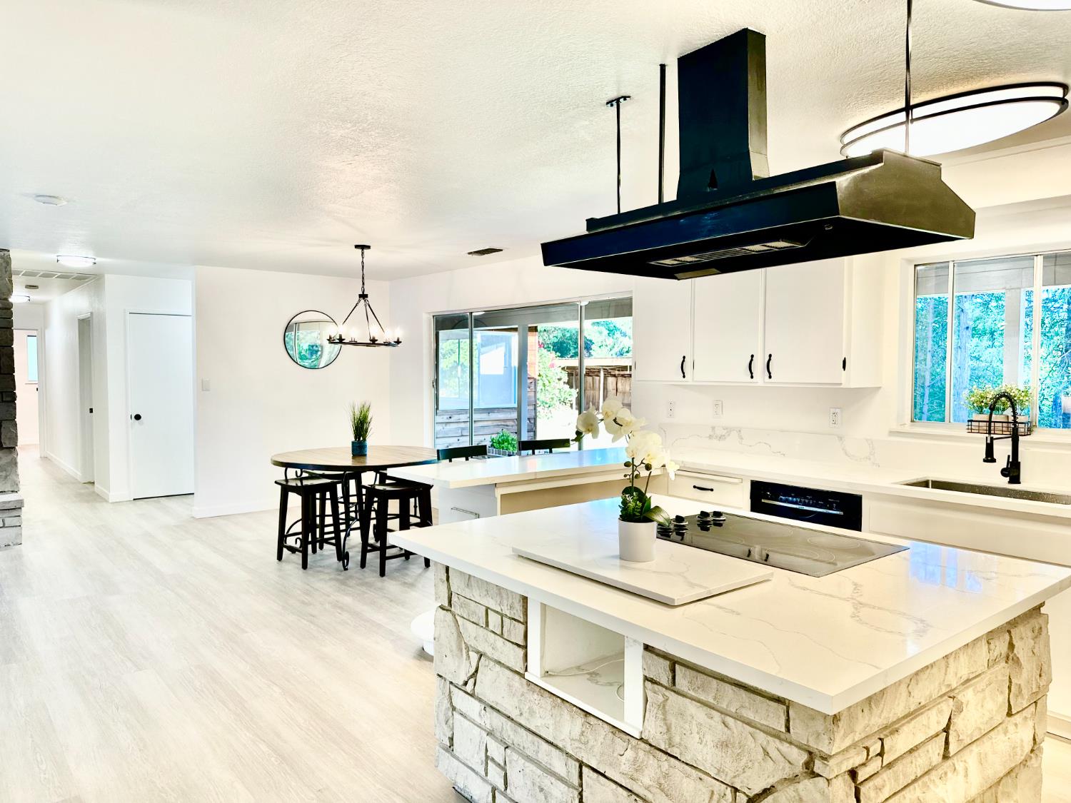 Detail Gallery Image 6 of 41 For 1997 Independence Cemetery Rd, Rail Road Flat,  CA 95257 - 3 Beds | 2 Baths