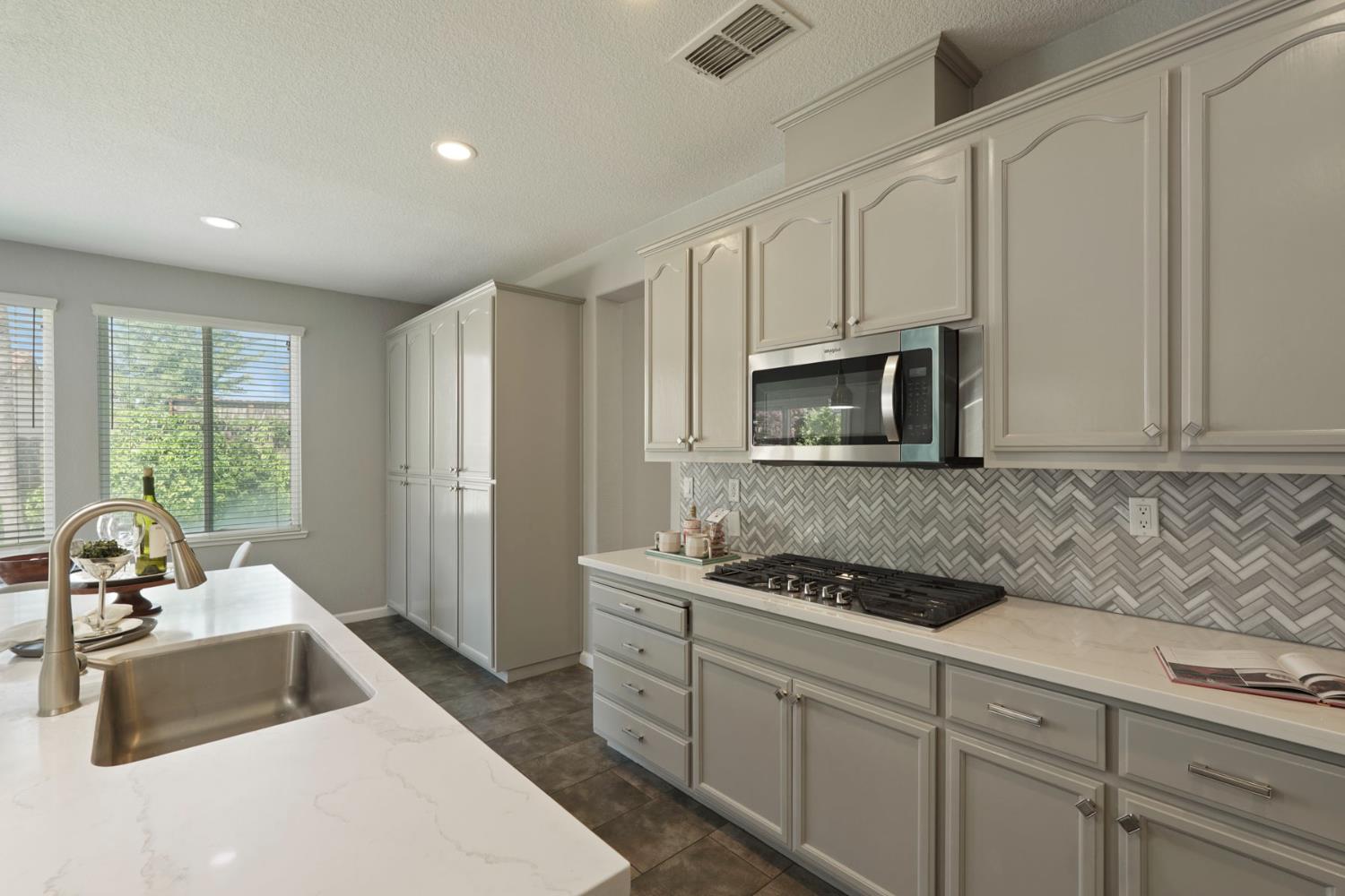 Detail Gallery Image 19 of 54 For 5545 Saxon Ave, Riverbank,  CA 95367 - 5 Beds | 3 Baths