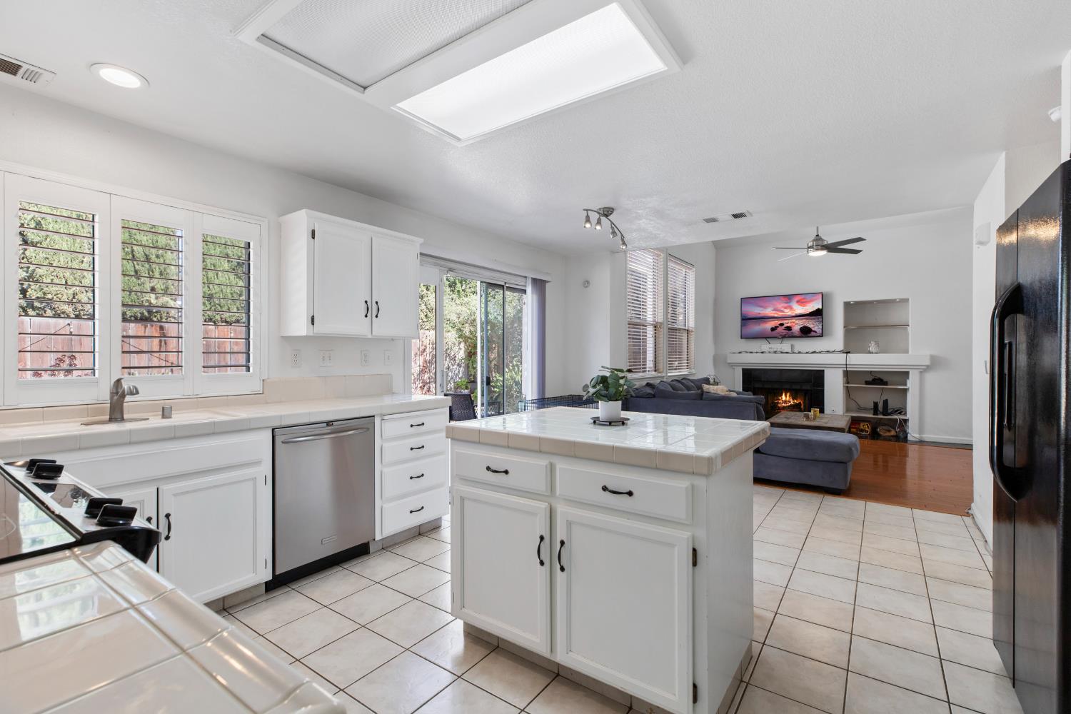 Detail Gallery Image 17 of 40 For 4208 Dante Ct, Salida,  CA 95368 - 4 Beds | 2/1 Baths