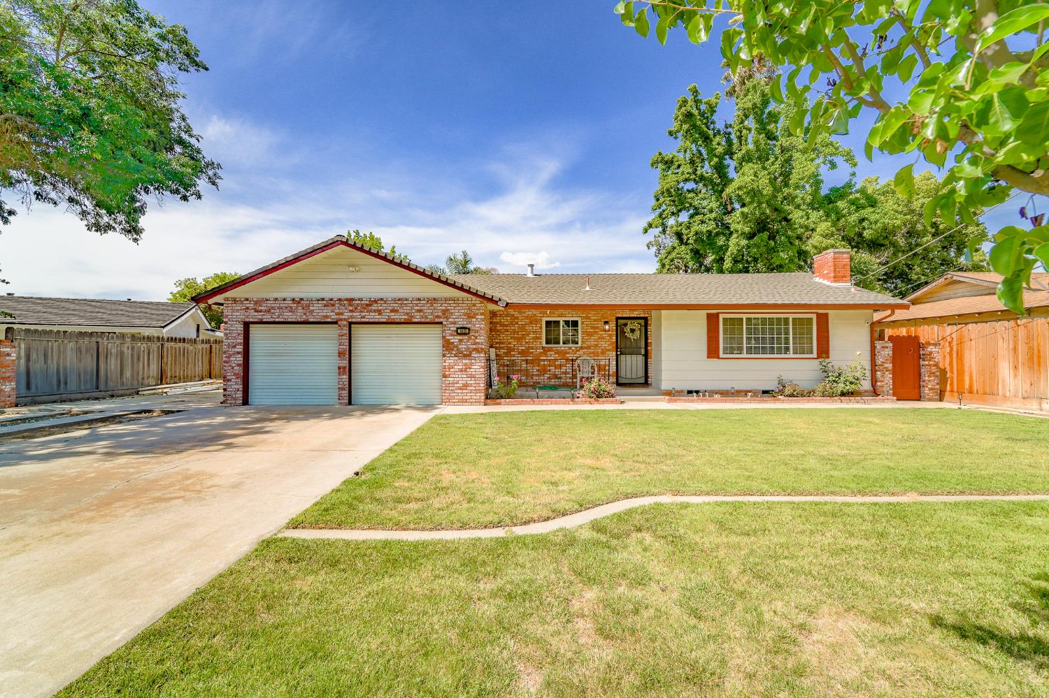 Detail Gallery Image 1 of 41 For 1425 Rosemead Ct, Modesto,  CA 95350 - 3 Beds | 2 Baths