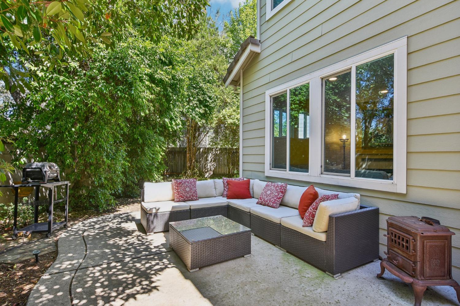 Detail Gallery Image 30 of 53 For 343 Coventry Cir, Folsom,  CA 95630 - 4 Beds | 2/1 Baths