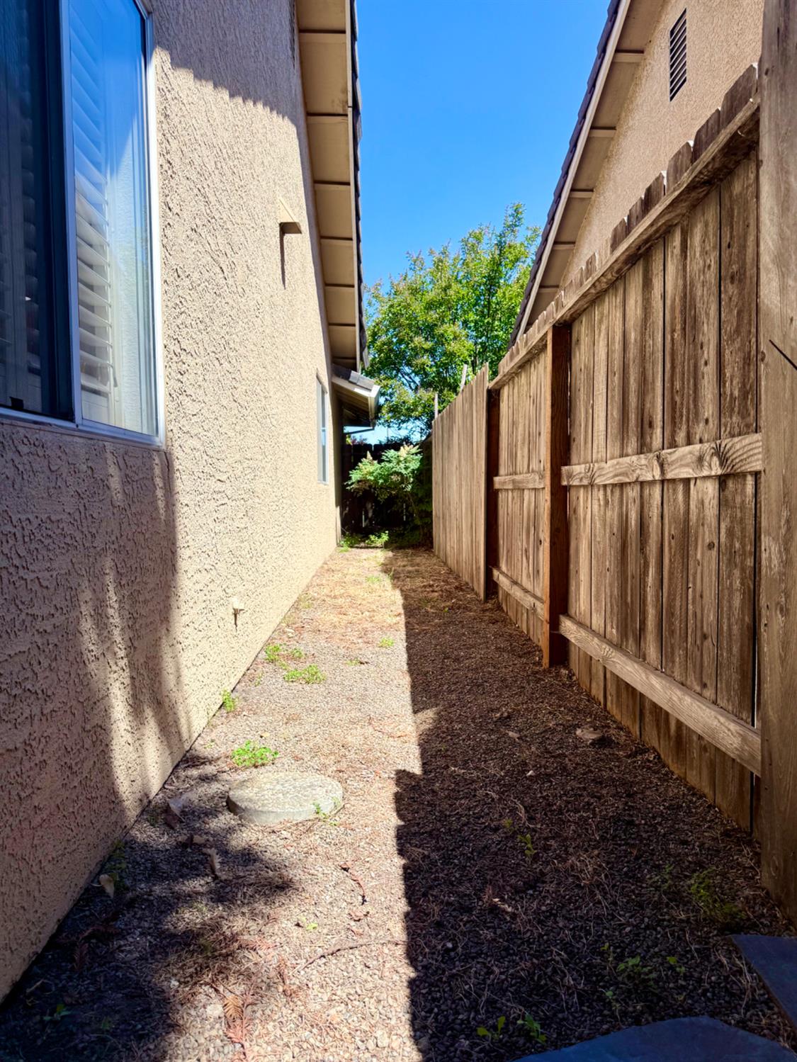 Detail Gallery Image 35 of 46 For 5271 Barbados Cir, Stockton,  CA 95210 - 4 Beds | 2 Baths