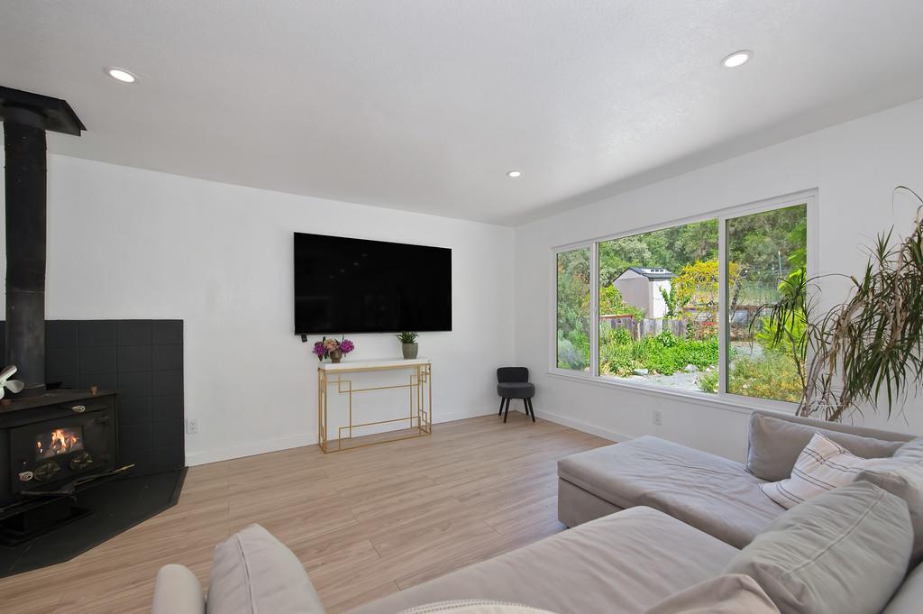 Detail Gallery Image 12 of 68 For 17725 Lake Forest Dr, Penn Valley,  CA 95946 - 3 Beds | 2 Baths