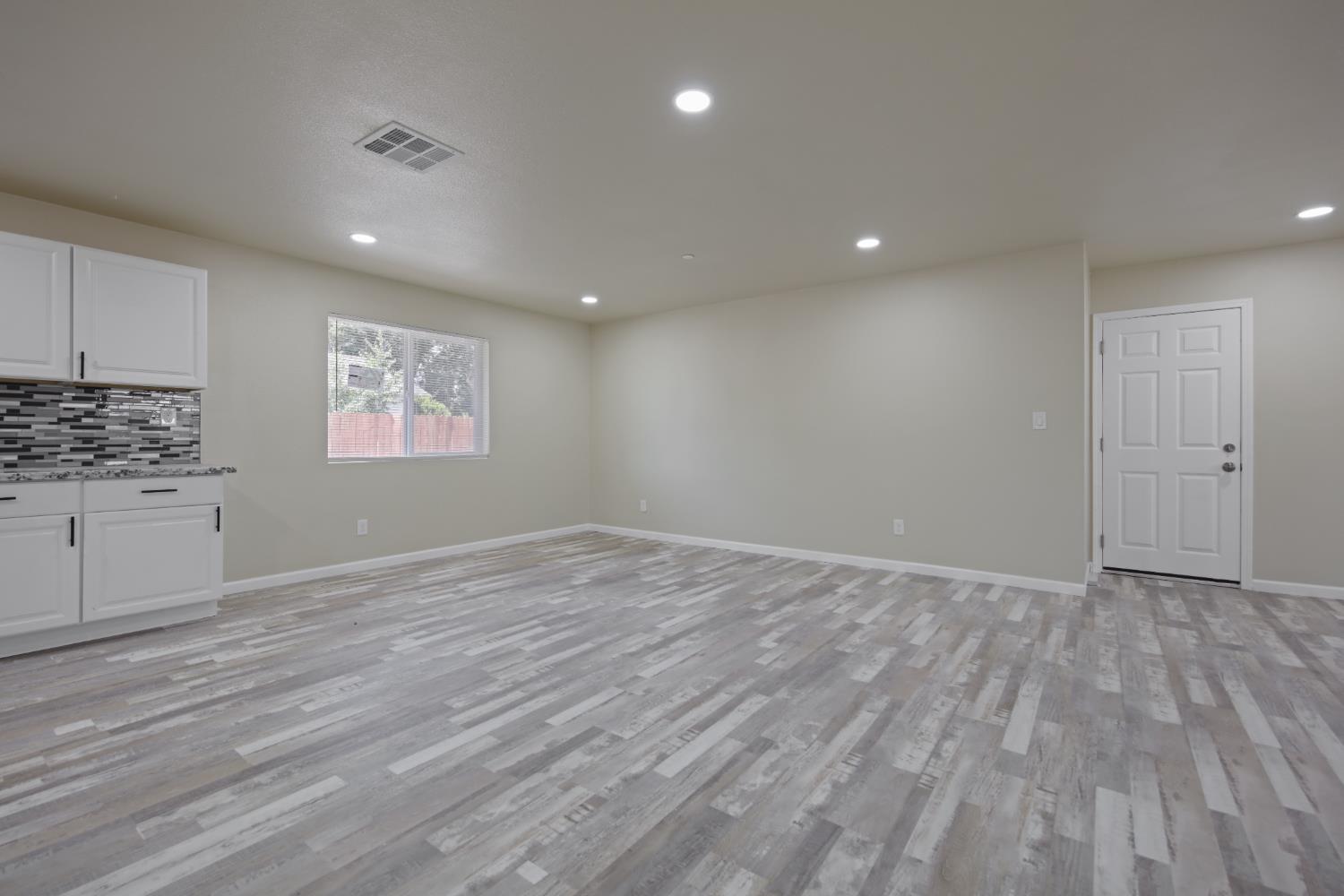 Detail Gallery Image 18 of 46 For 2432 E Willow St a & B,  Stockton,  CA 95205 - 4 Beds | 2 Baths