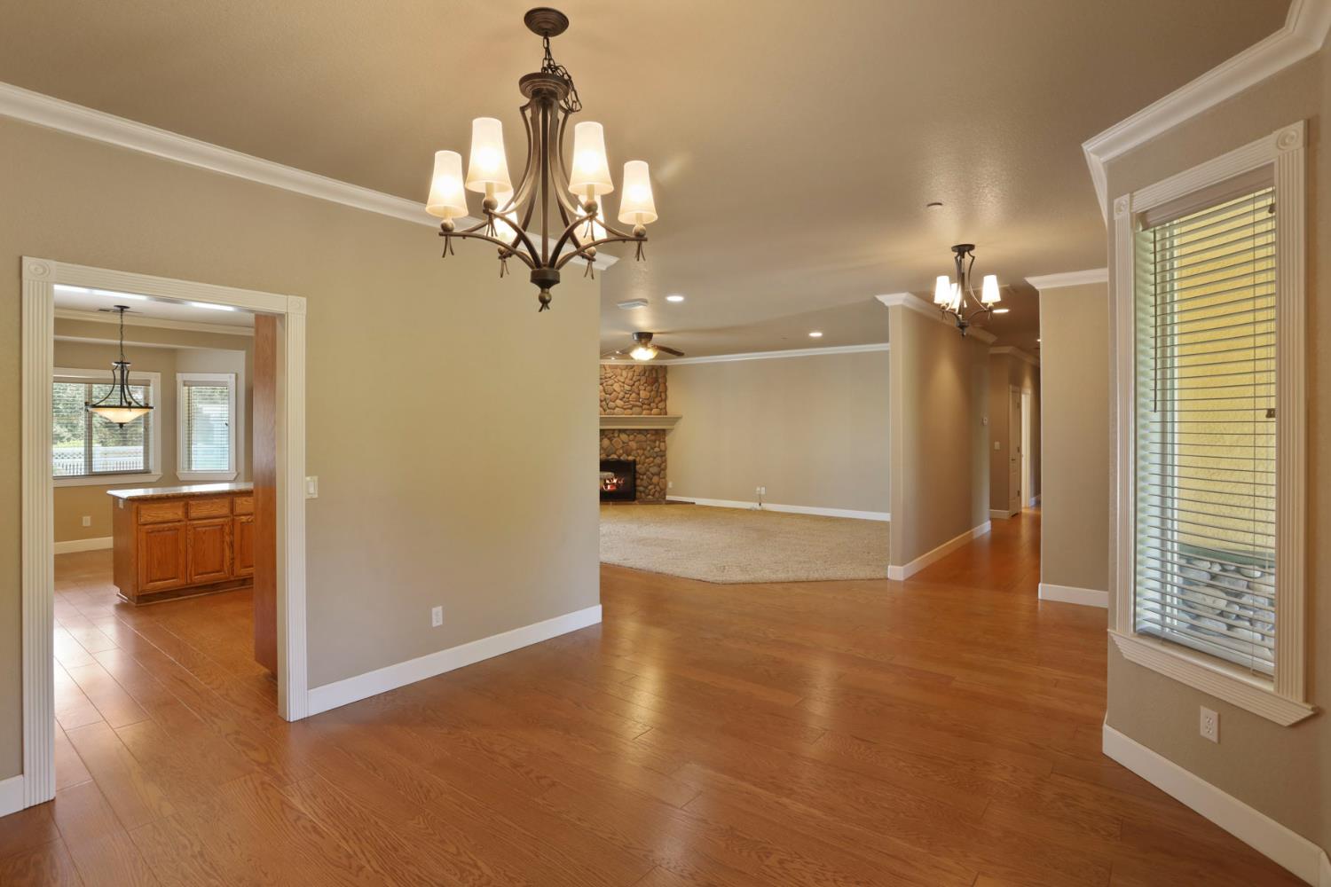 Detail Gallery Image 11 of 74 For 13703 Christensen Rd, Galt,  CA 95632 - 4 Beds | 2/1 Baths