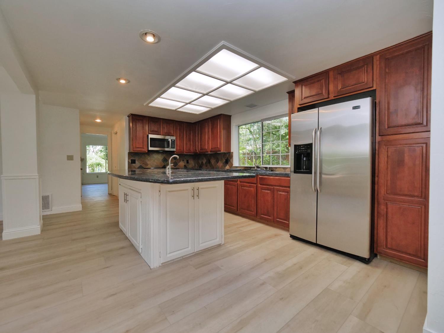 Detail Gallery Image 7 of 77 For 3710 Clover Valley Rd, Rocklin,  CA 95677 - 4 Beds | 3/1 Baths