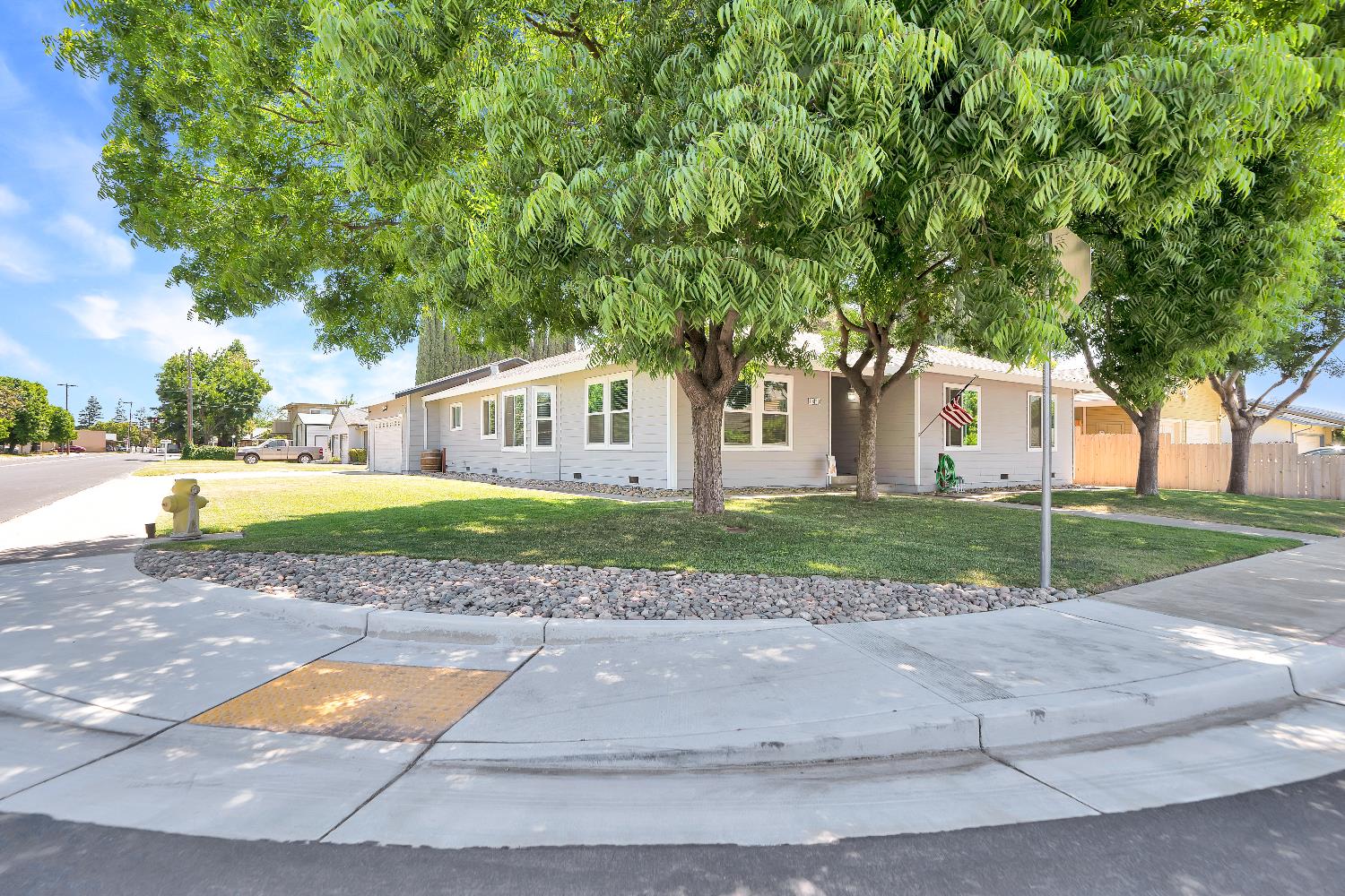 Detail Gallery Image 2 of 42 For 1820 N Highlands Ave, Turlock,  CA 95382 - 3 Beds | 2 Baths