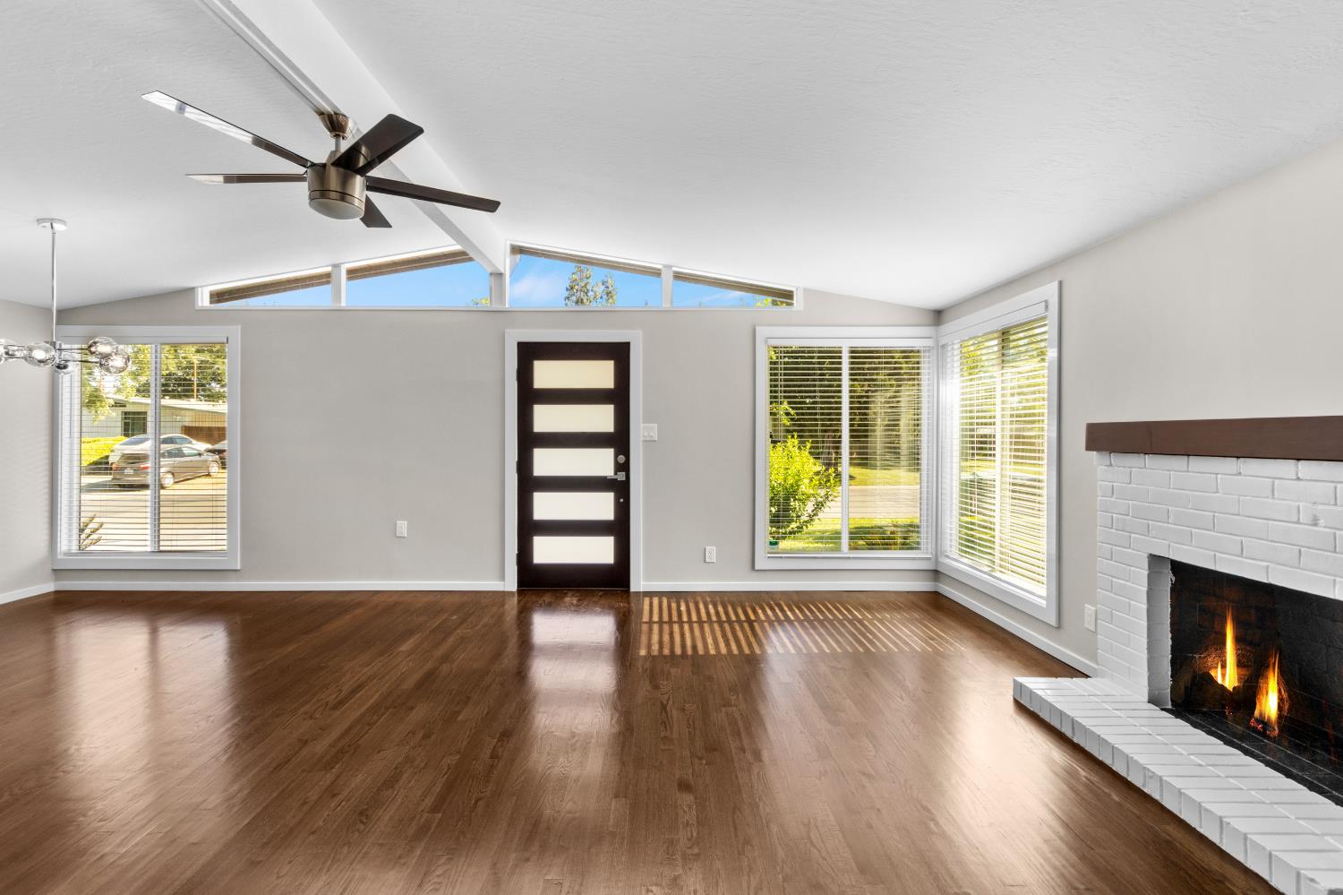 Detail Gallery Image 13 of 65 For 4937 Donovan Dr, Carmichael,  CA 95608 - 3 Beds | 2 Baths