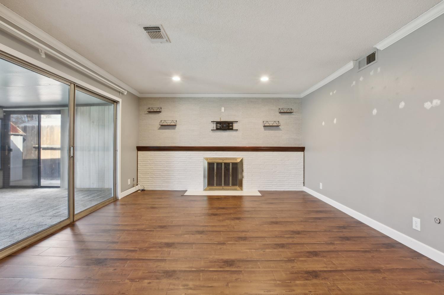 Detail Gallery Image 15 of 31 For 2408 El Lujo Way, Rancho Cordova,  CA 95670 - 3 Beds | 2 Baths