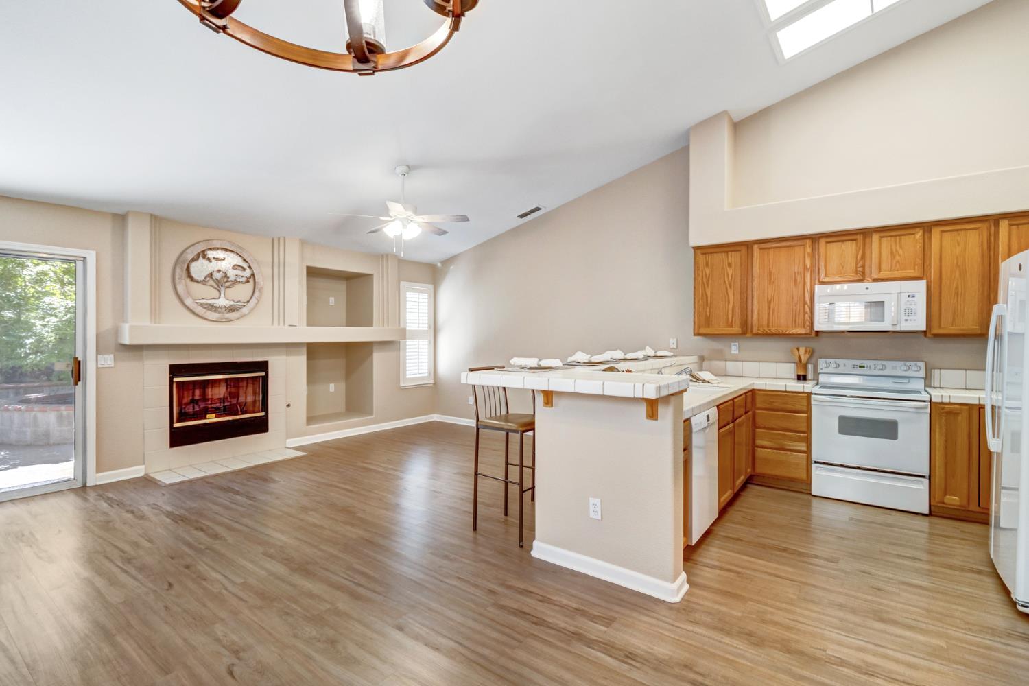 Detail Gallery Image 10 of 47 For 711 Sands Way, Folsom,  CA 95630 - 3 Beds | 2 Baths