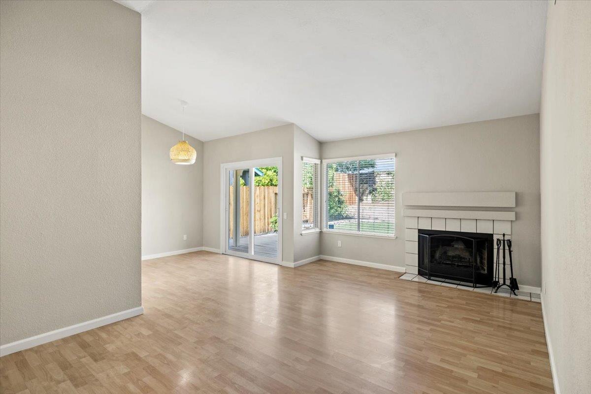Detail Gallery Image 9 of 36 For 2619 Stoughton Way, Sacramento,  CA 95827 - 3 Beds | 2 Baths