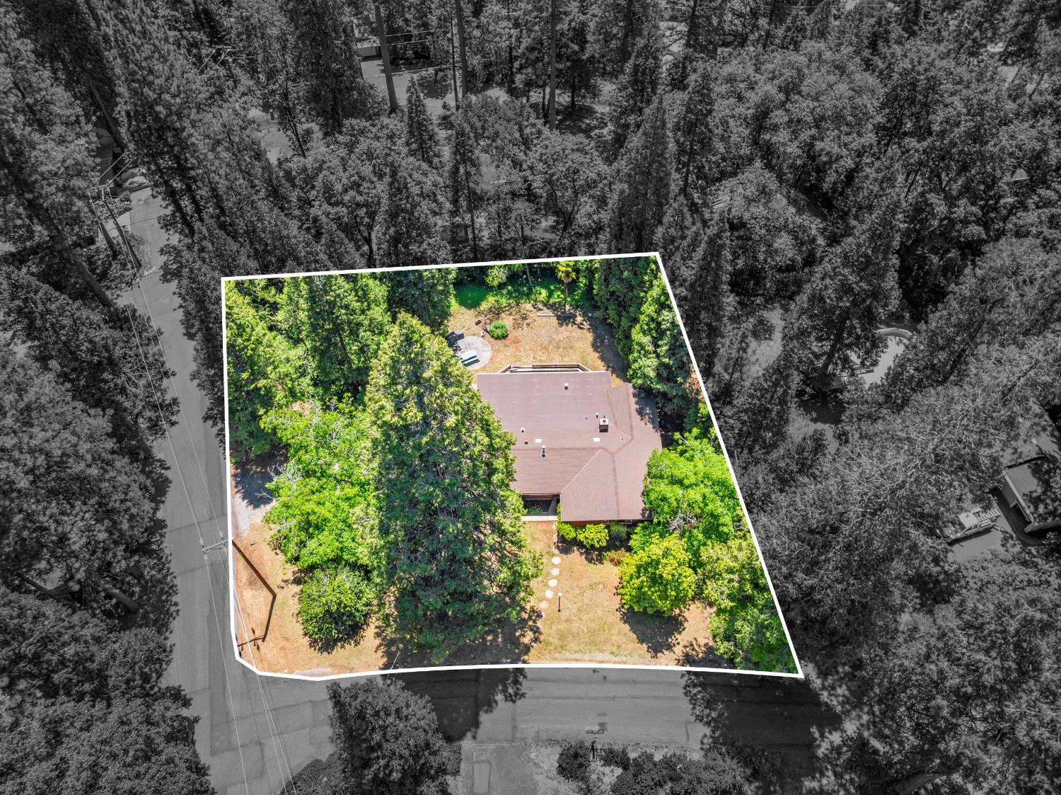 Detail Gallery Image 10 of 61 For 10899 Thomas Dr, Nevada City,  CA 95959 - 4 Beds | 2/1 Baths