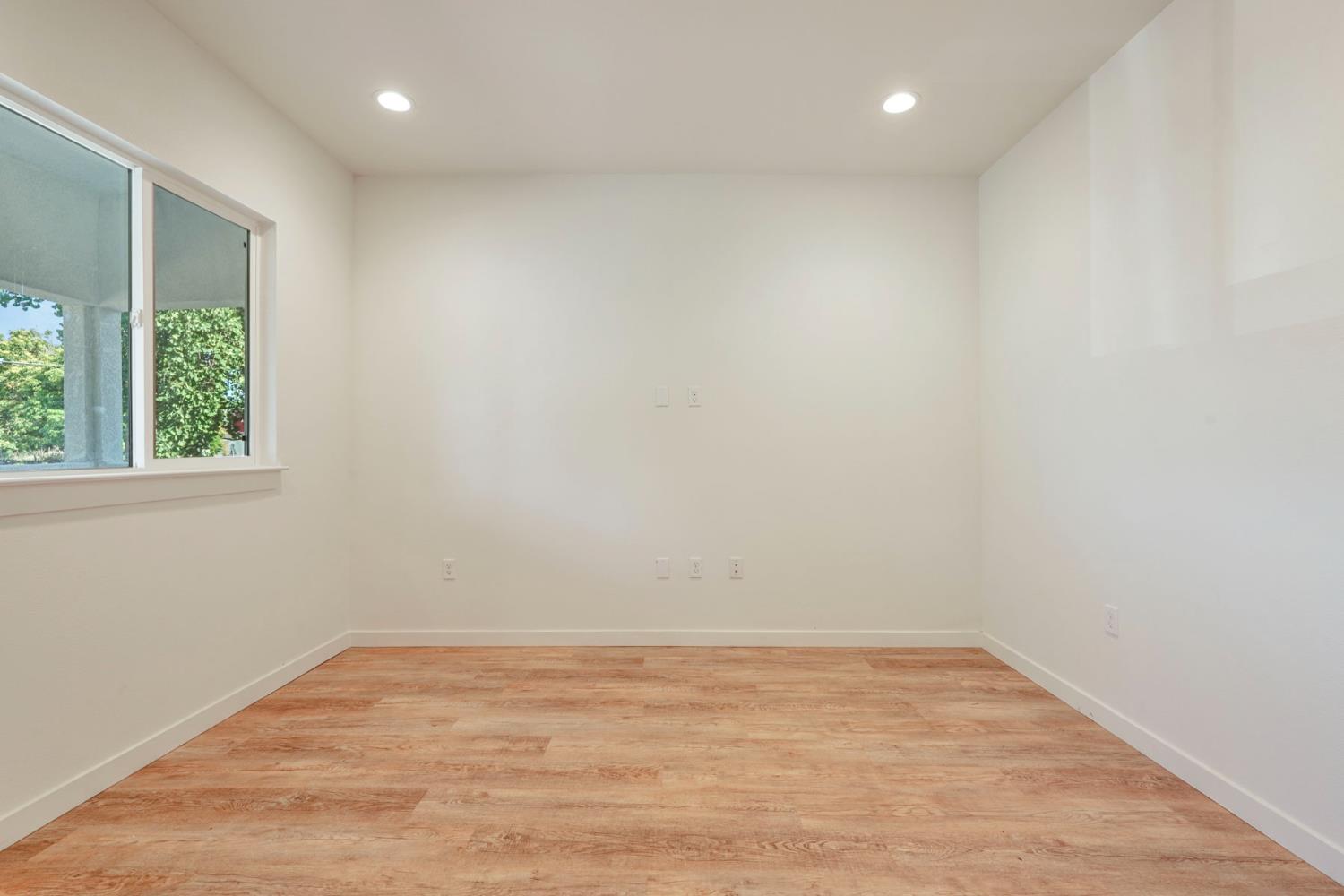 Detail Gallery Image 19 of 33 For 1237 S Commerce St, Stockton,  CA 95206 - 3 Beds | 2 Baths