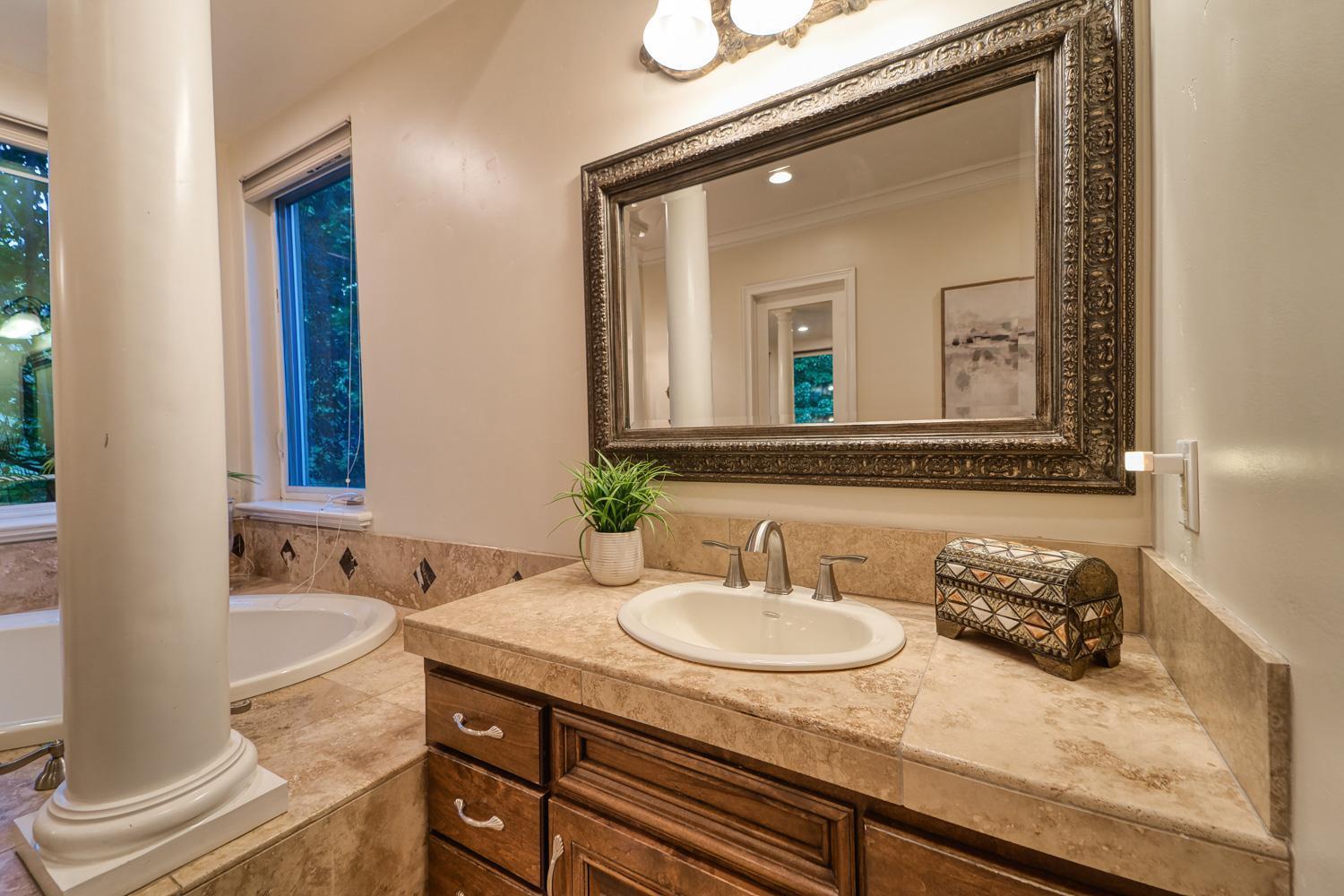 Detail Gallery Image 48 of 75 For 215 Oak Brook Ct, Auburn,  CA 95602 - 3 Beds | 2/1 Baths