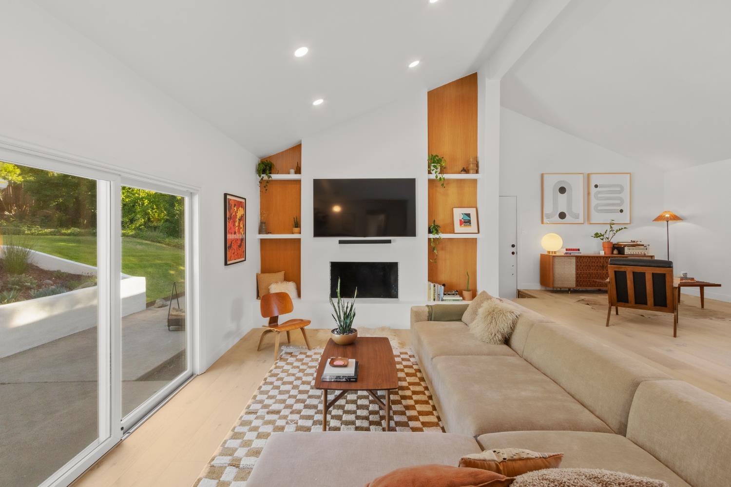 Detail Gallery Image 31 of 65 For 8514 Bordeaux Way, Fair Oaks,  CA 95628 - 4 Beds | 2/1 Baths