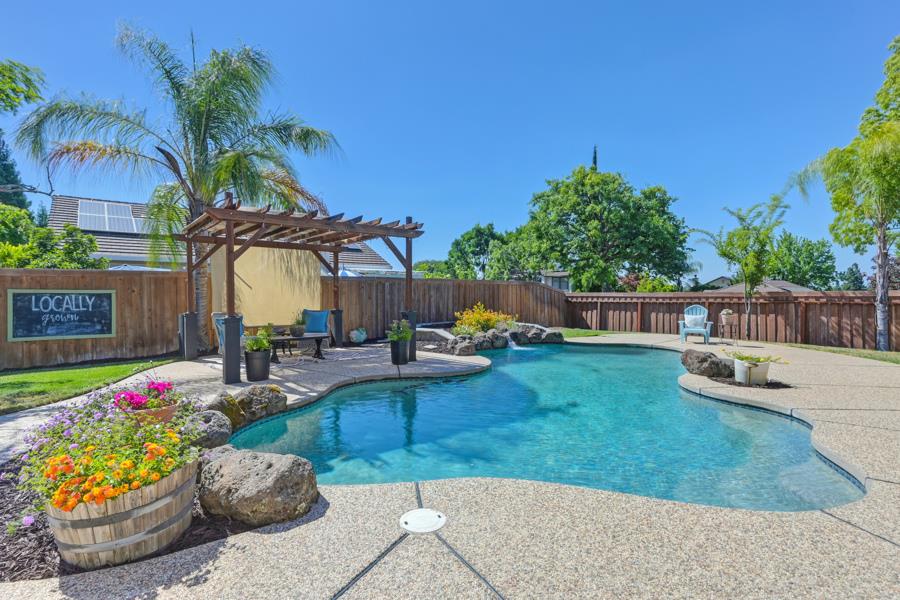 Detail Gallery Image 68 of 82 For 5802 Thoroughbred Ct, Rocklin,  CA 95677 - 4 Beds | 3 Baths