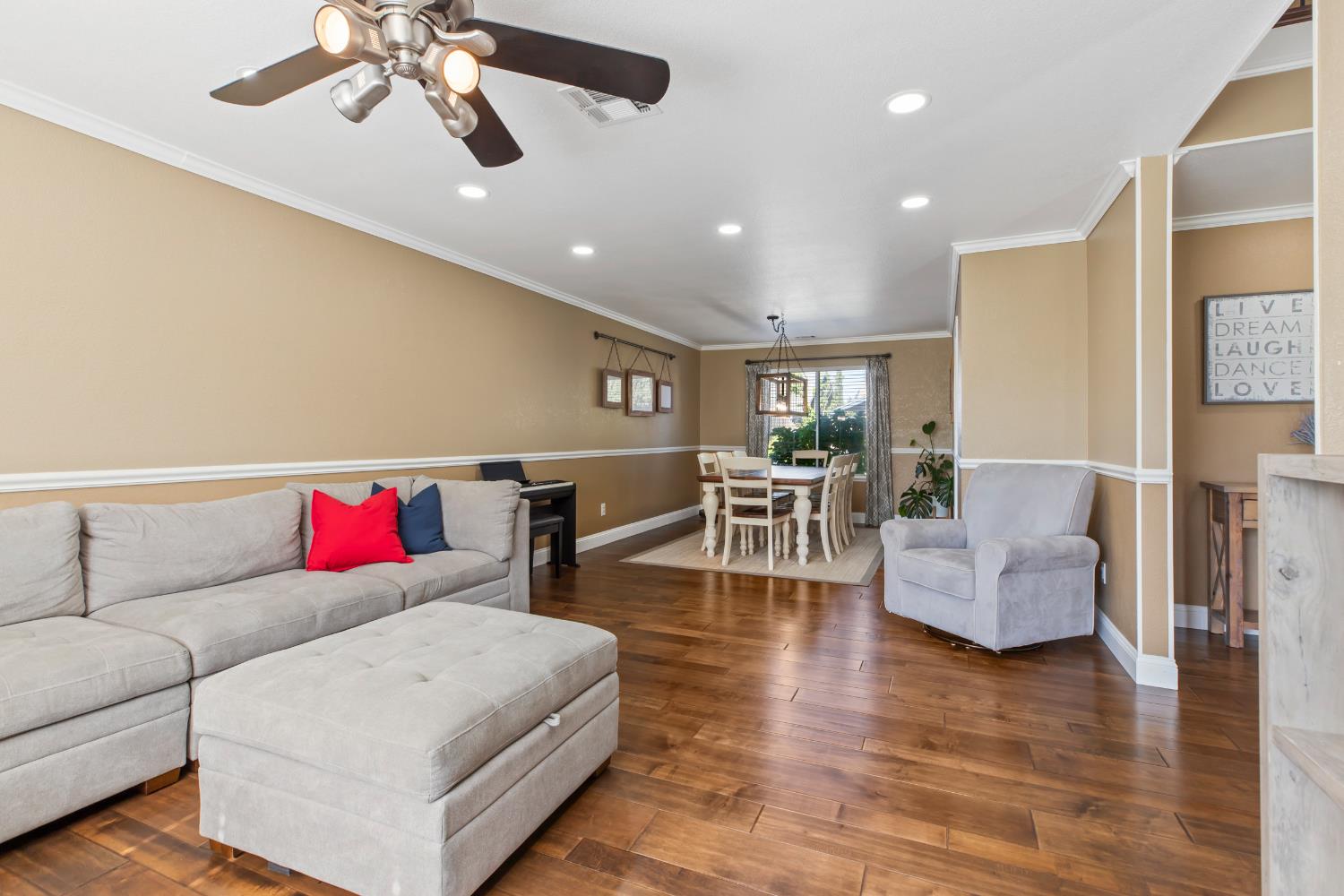 Detail Gallery Image 6 of 38 For 3092 Village Park Ct, Turlock,  CA 95382 - 4 Beds | 2/1 Baths