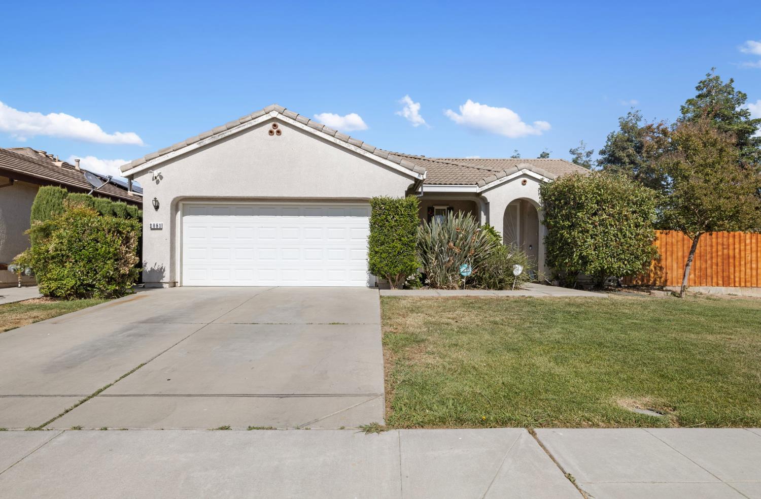 Detail Gallery Image 1 of 25 For 2081 Tangerine Ave, Madera,  CA 93637 - 3 Beds | 2 Baths
