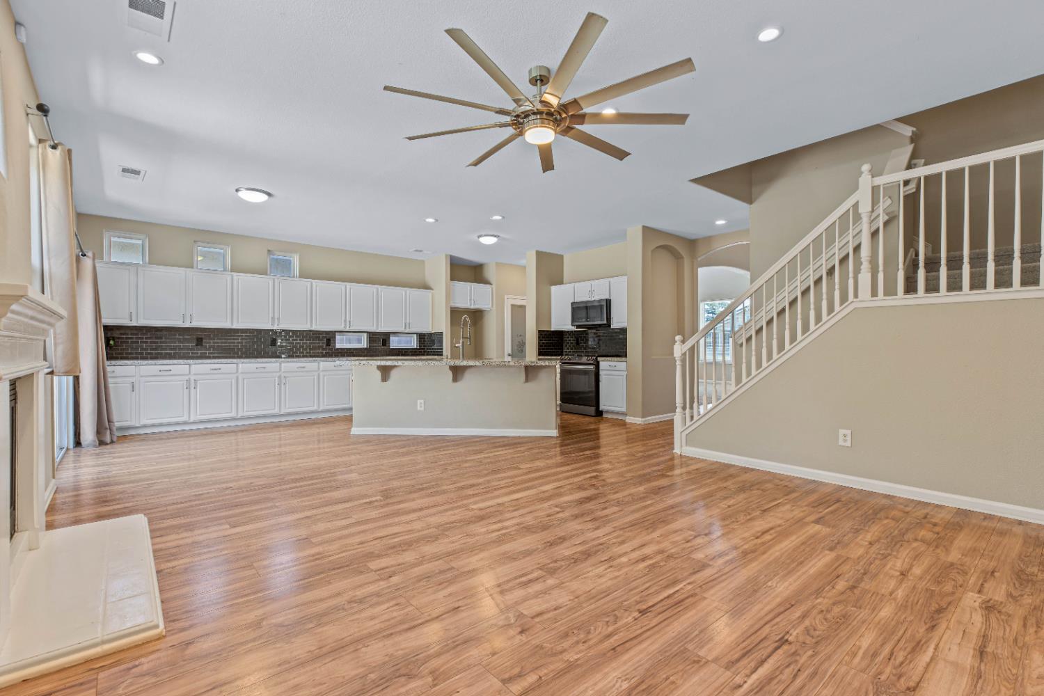 Detail Gallery Image 11 of 64 For 3913 Misty Ln, Modesto,  CA 95355 - 4 Beds | 3 Baths
