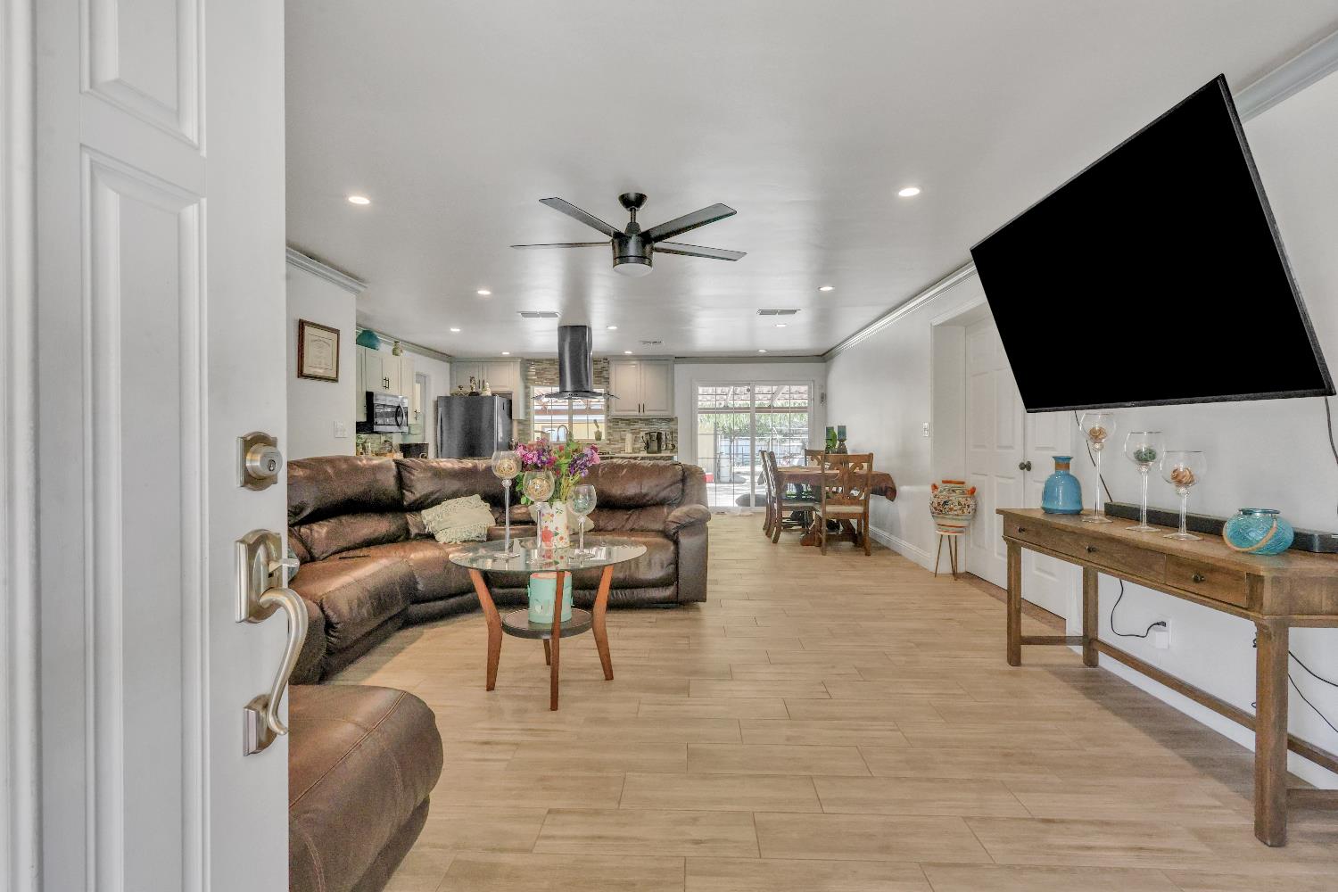 Detail Gallery Image 27 of 66 For 8033 Sunrise Blvd, Citrus Heights,  CA 95610 - 4 Beds | 3 Baths