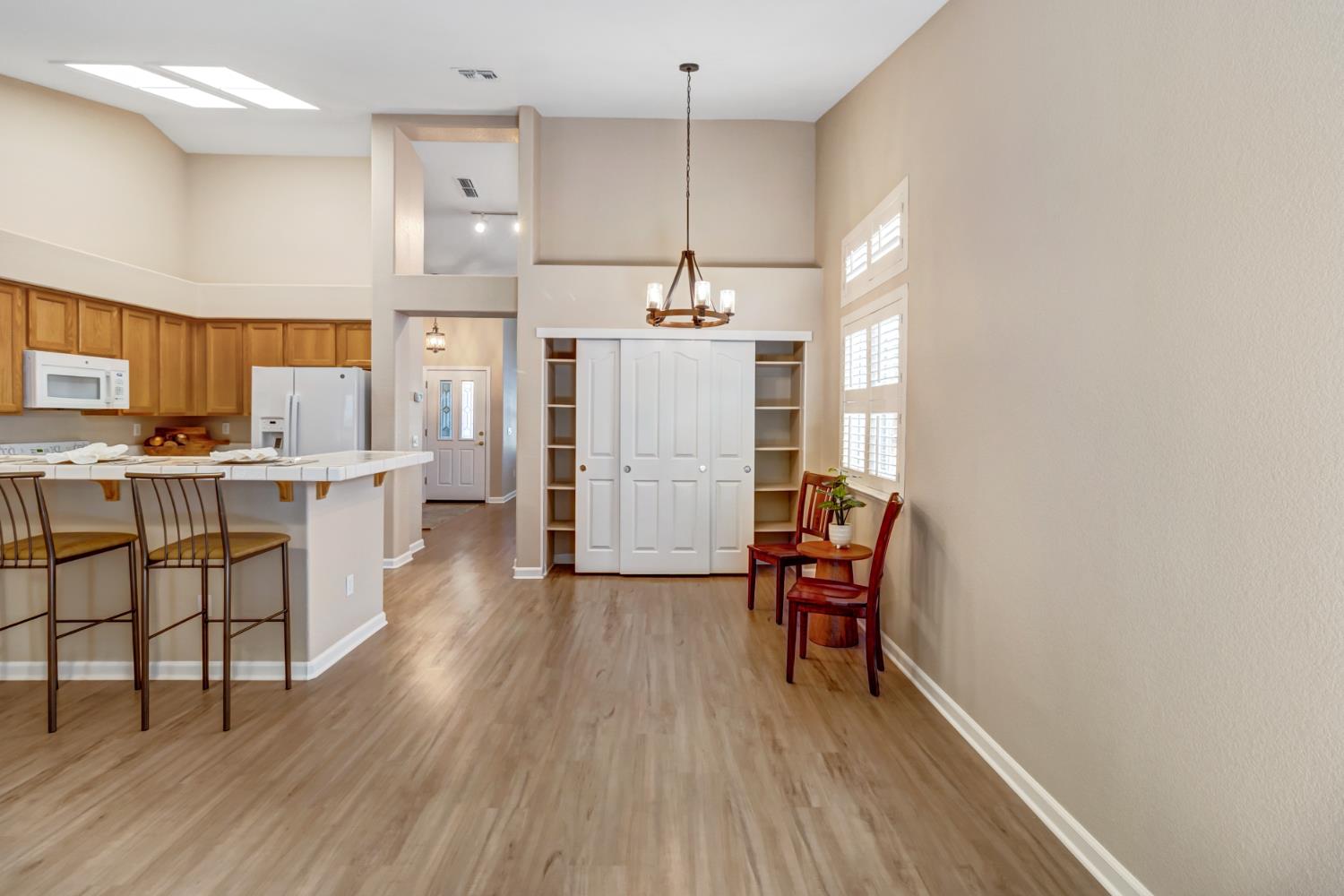 Detail Gallery Image 15 of 47 For 711 Sands Way, Folsom,  CA 95630 - 3 Beds | 2 Baths