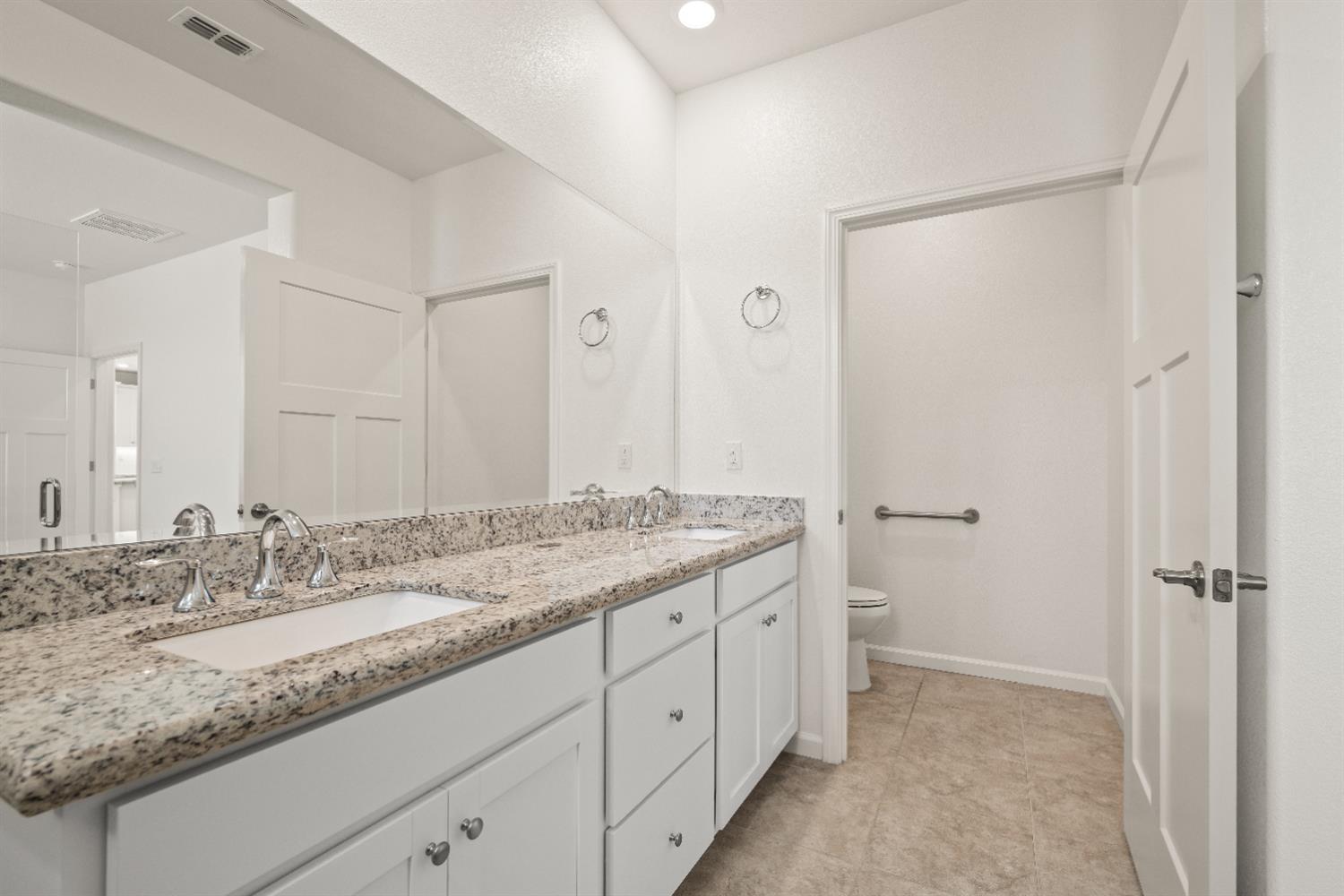 Detail Gallery Image 21 of 43 For 8924 El Cielo Ln, El Dorado Hills,  CA 95762 - 2 Beds | 2 Baths