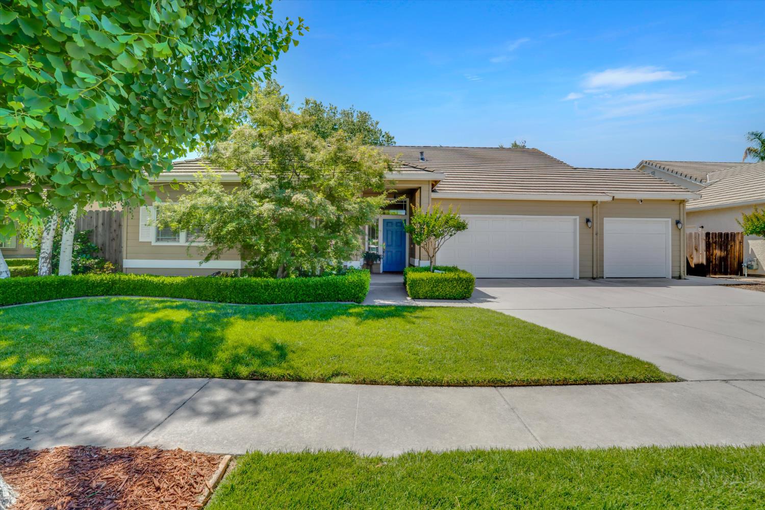 Detail Gallery Image 1 of 32 For 2625 Carmichael Way, Turlock,  CA 95382 - 3 Beds | 2 Baths