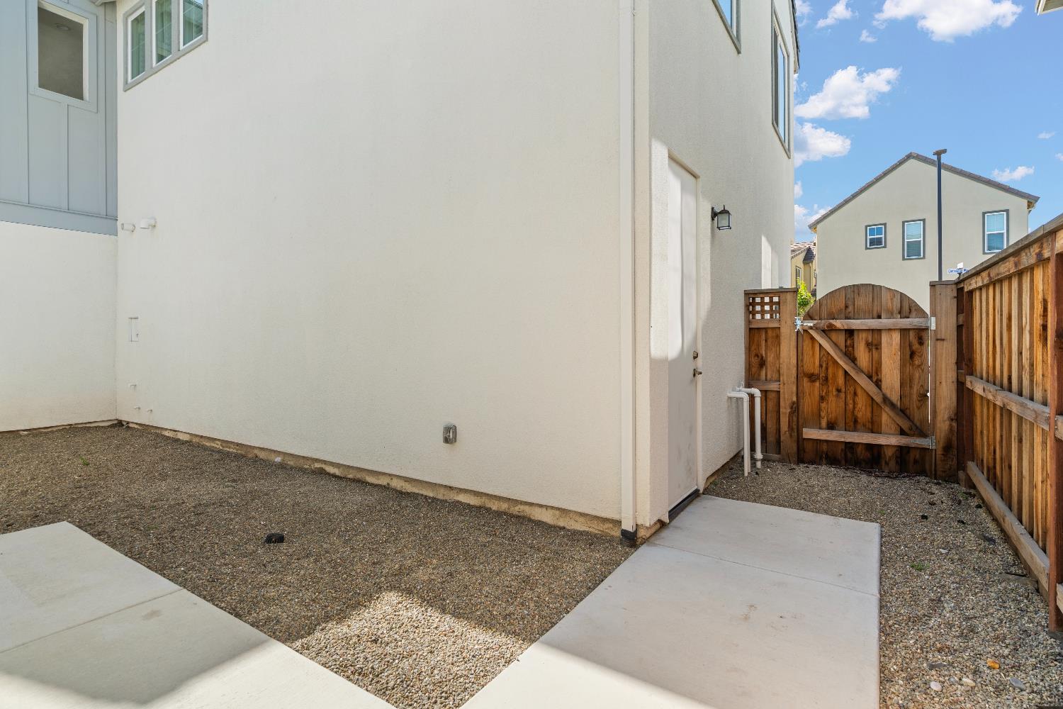 Detail Gallery Image 36 of 39 For 2372 Garden Farms Ave, Lathrop,  CA 95330 - 4 Beds | 3 Baths