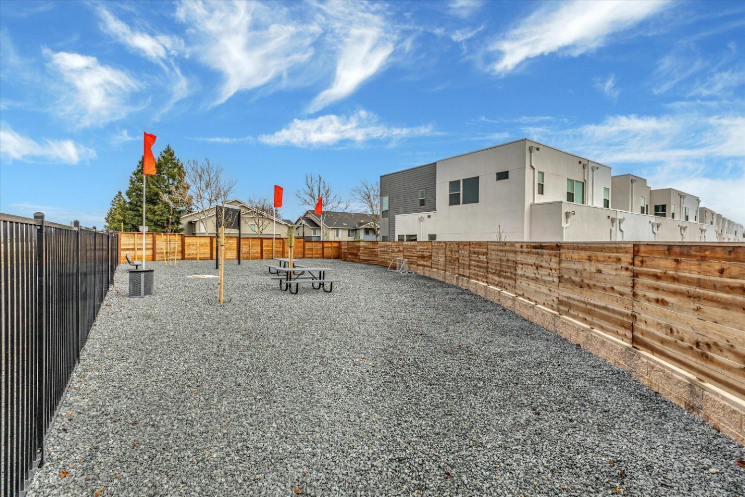 Detail Gallery Image 39 of 42 For 6093 Bridgecross Dr, Sacramento,  CA 95835 - 3 Beds | 2/1 Baths