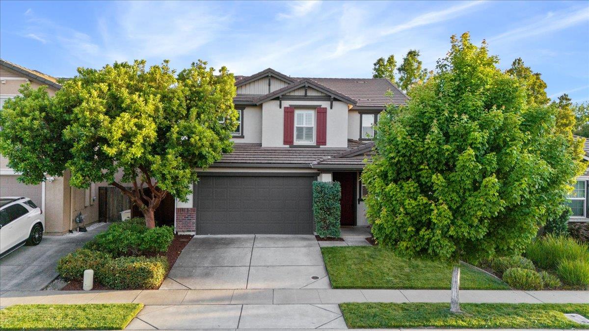 Detail Gallery Image 1 of 40 For 4065 Shorthorn Way, Roseville,  CA 95747 - 4 Beds | 3/1 Baths