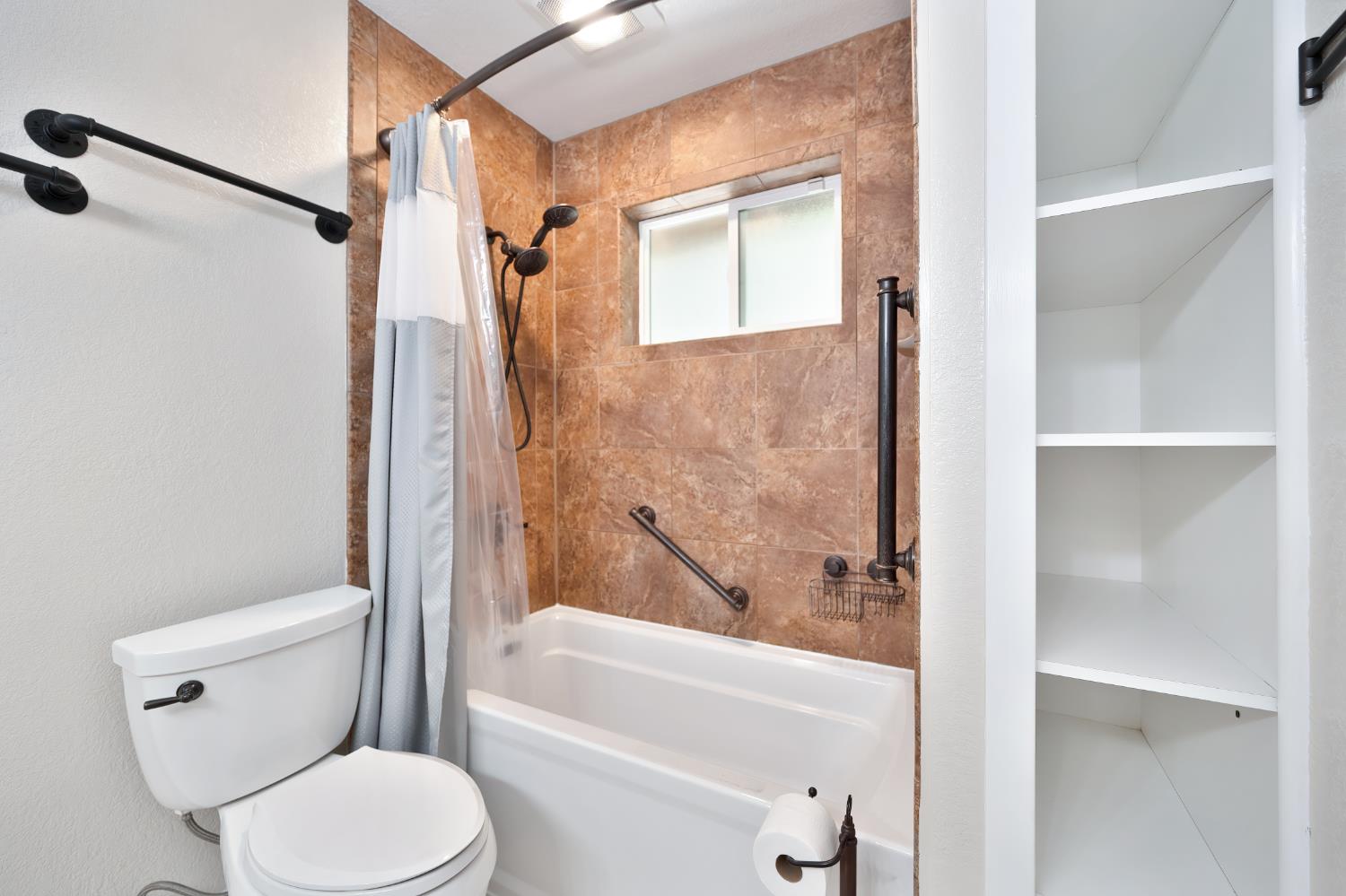Detail Gallery Image 18 of 36 For 3063 Zinc Dr, Pollock Pines,  CA 95726 - 3 Beds | 2 Baths